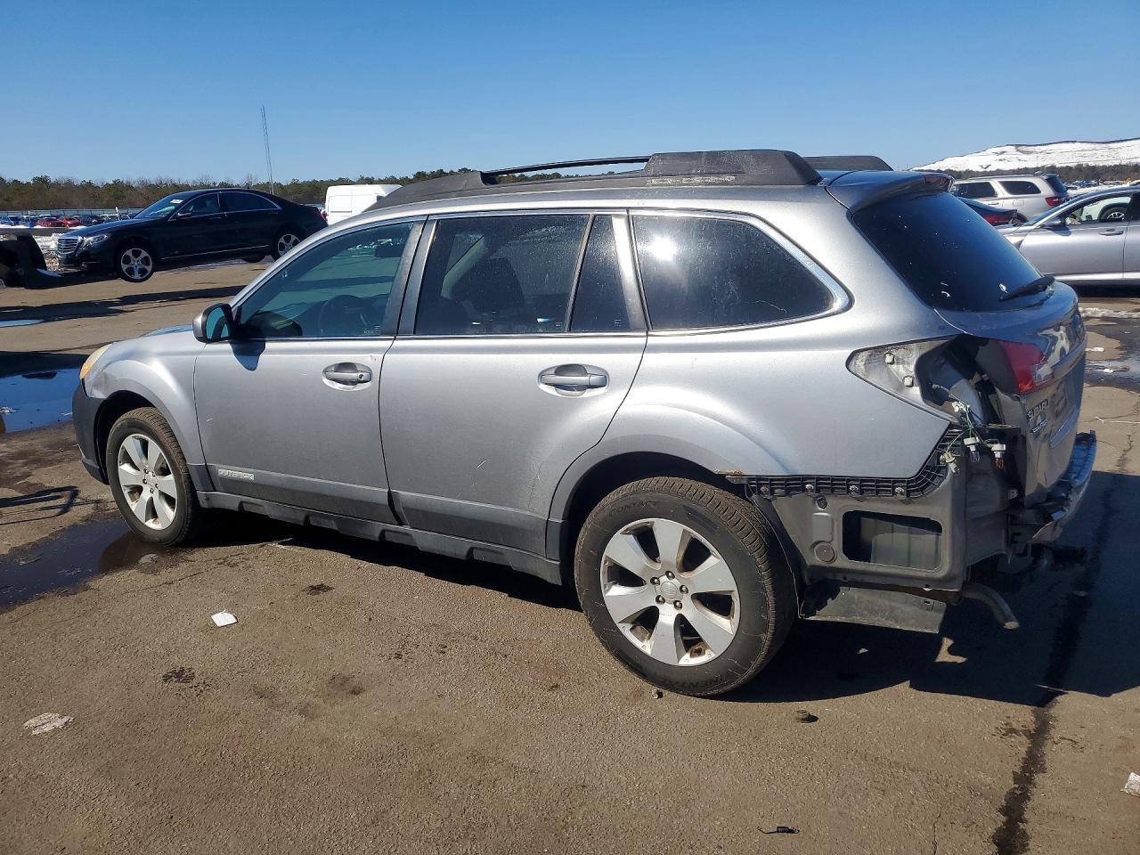 2011 Subaru Outback 2.5I Premium - Фото 2