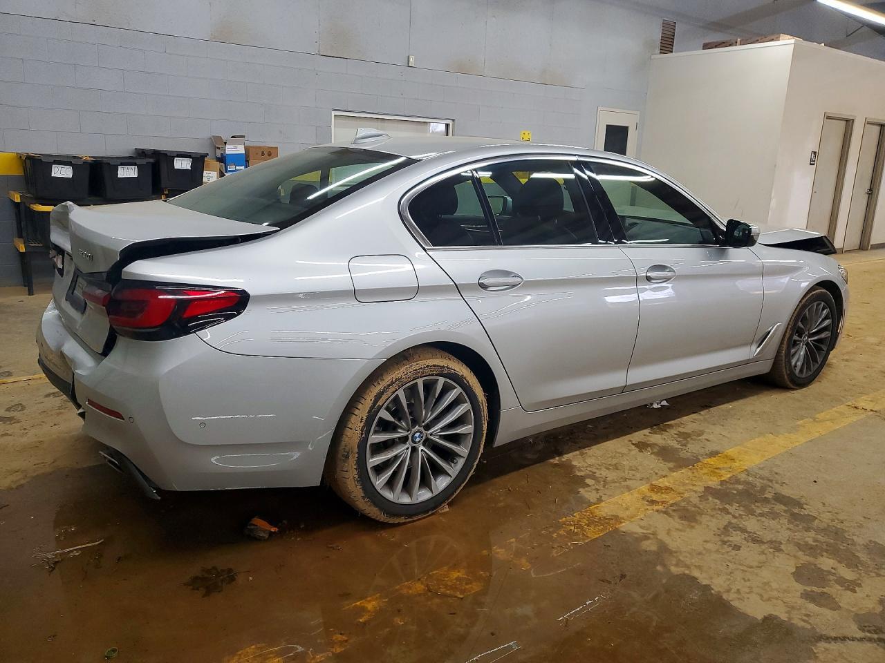 2021 BMW 530 I - Фото 3