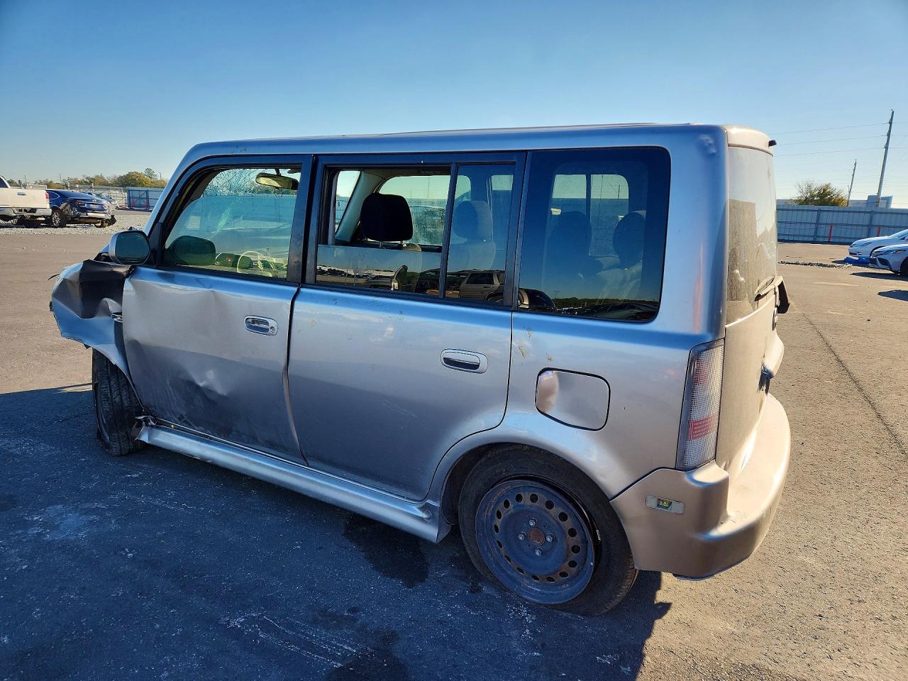 2006 Scion Xb Base - Фото 2