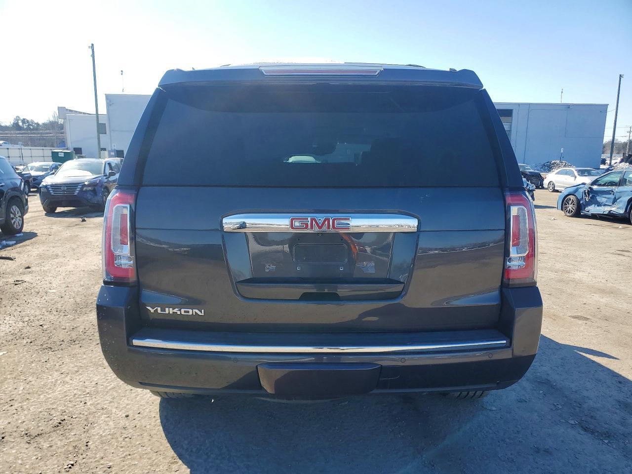 2015 GMC Yukon Denali - Фото 6
