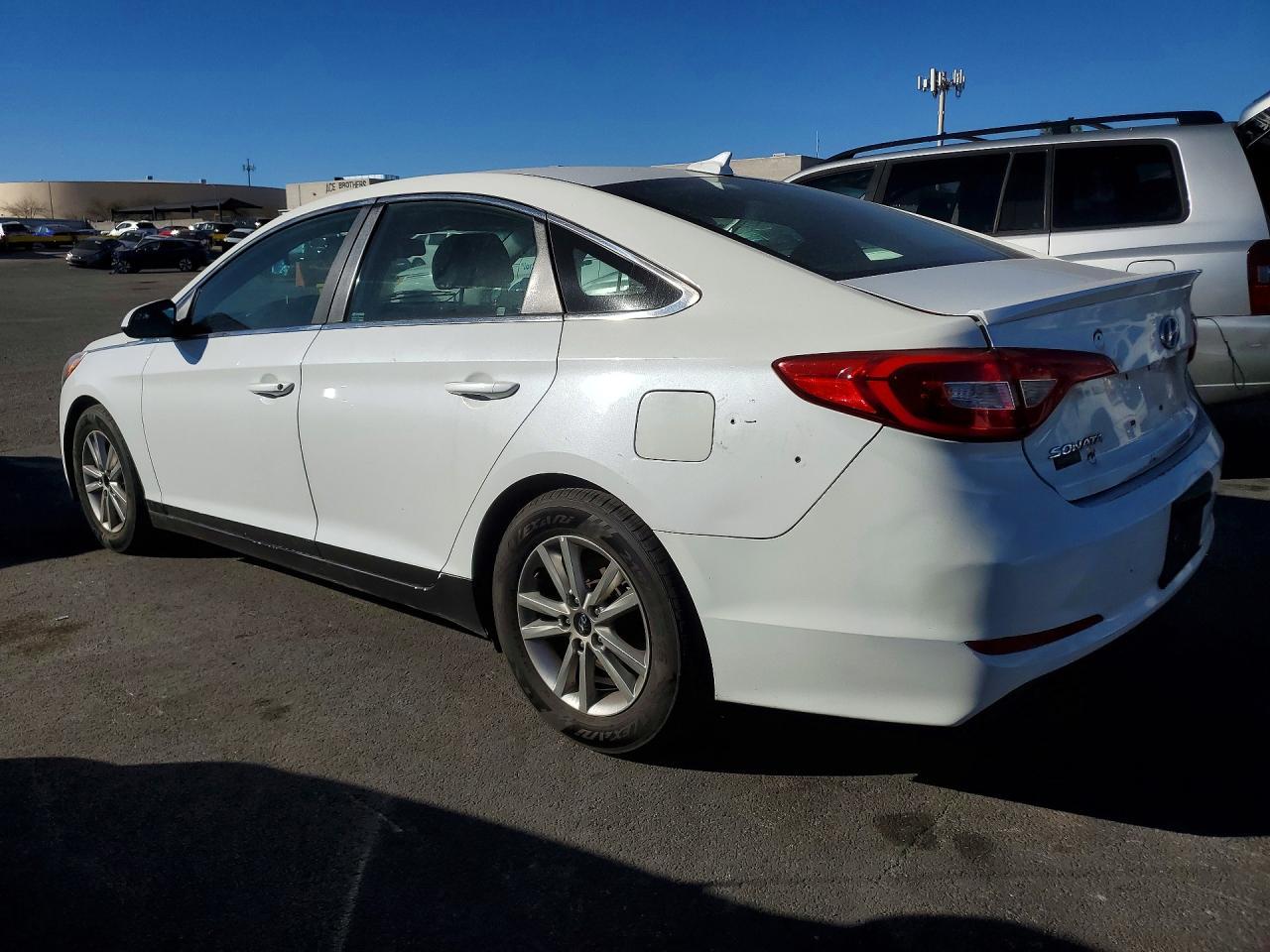 2016 Hyundai Sonata Se - Image 2