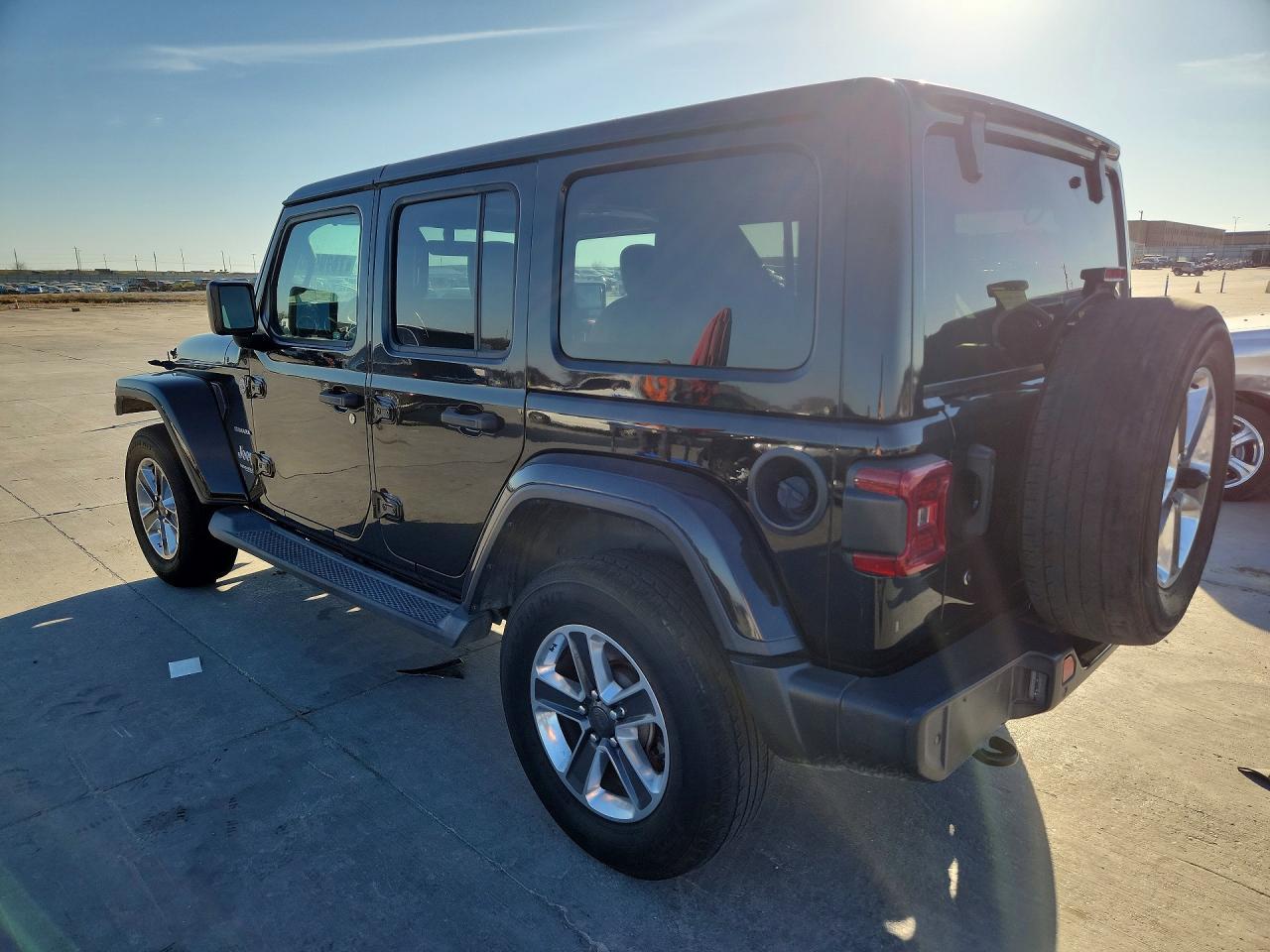 2018 Jeep Wrangler Unlimited Sahara - Фото 2
