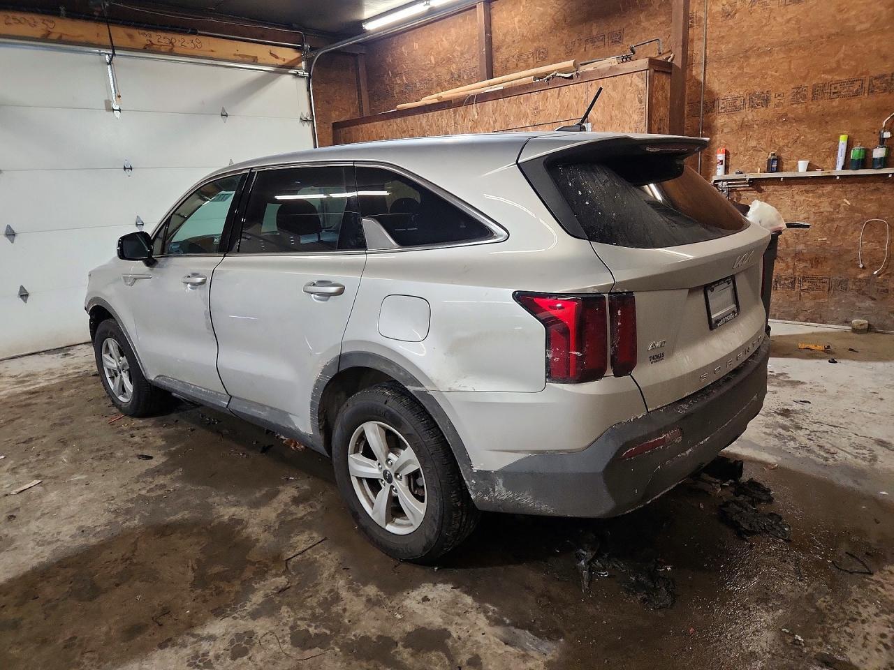 2022 Kia Sorento Lx - Image 2