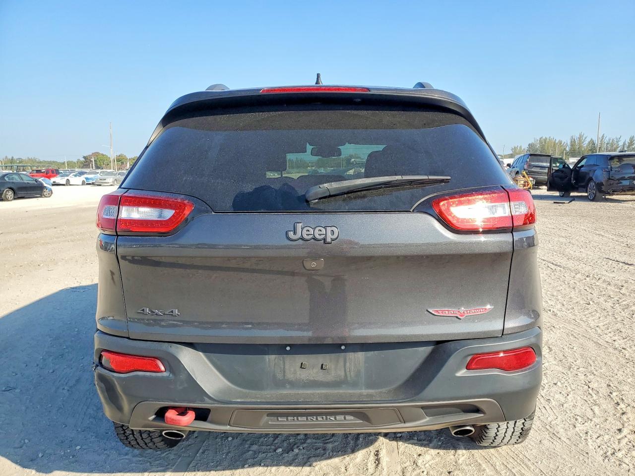 2016 Jeep Cherokee Trailhawk - Image 6