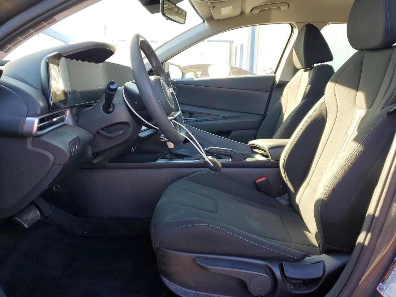 2024 Hyundai Elantra Sel - Image 7