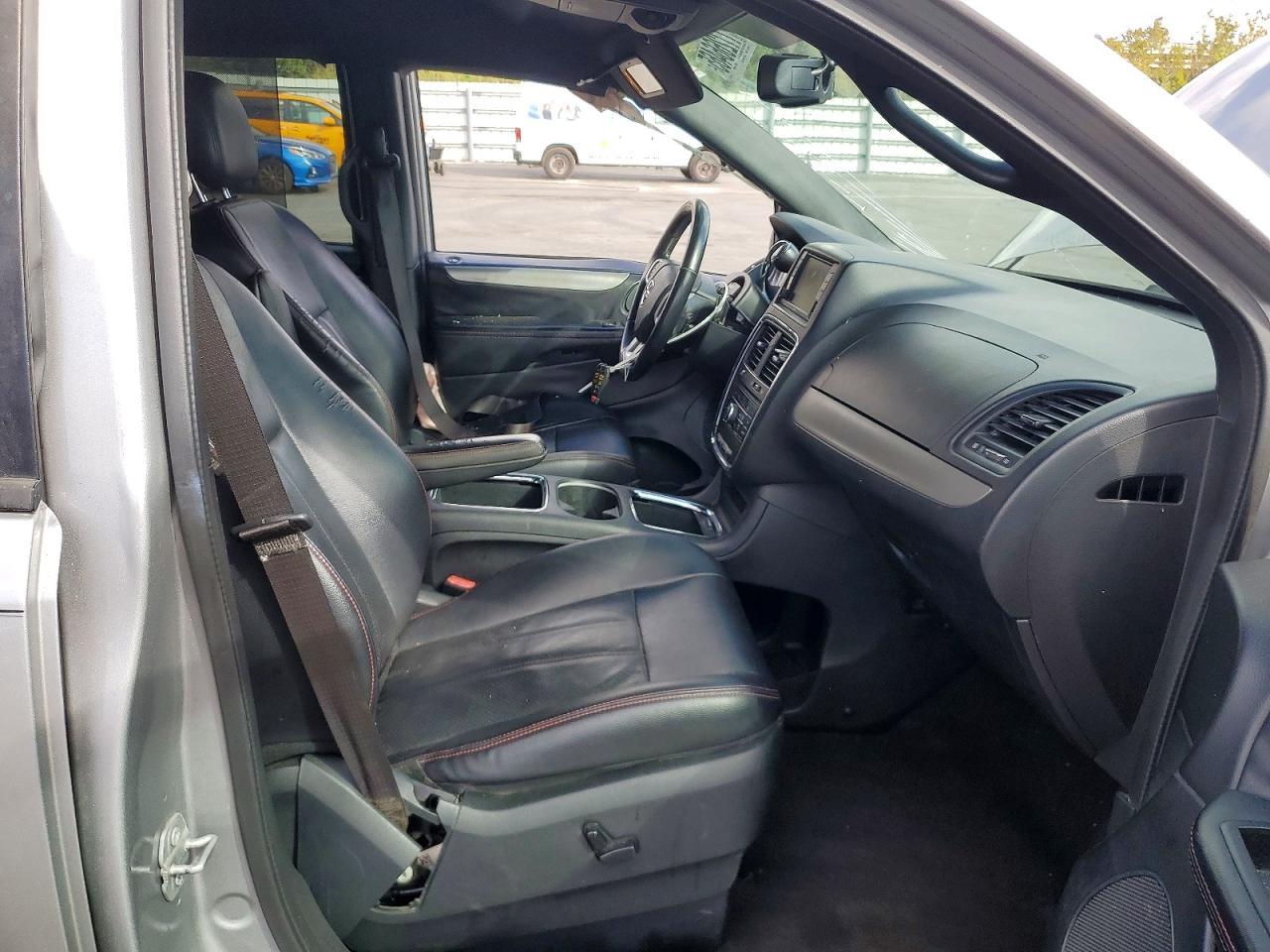 2017 Dodge Grand Caravan Gt - Image 7