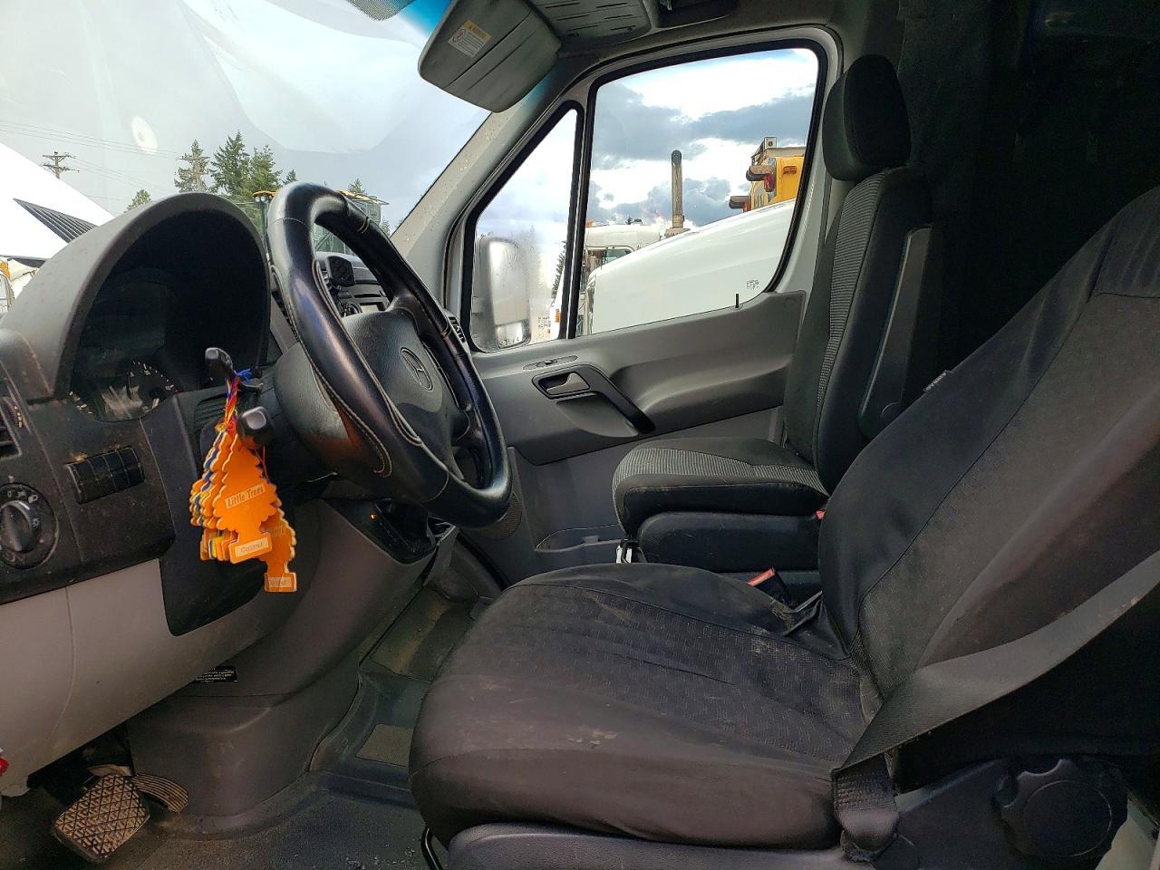 2012 Mercedes Benz Sprinter Box Truck - Image 7