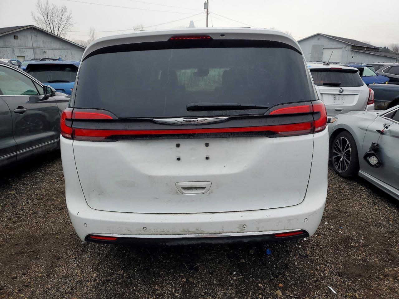 2022 Chrysler Pacifica Touring L - Фото 6