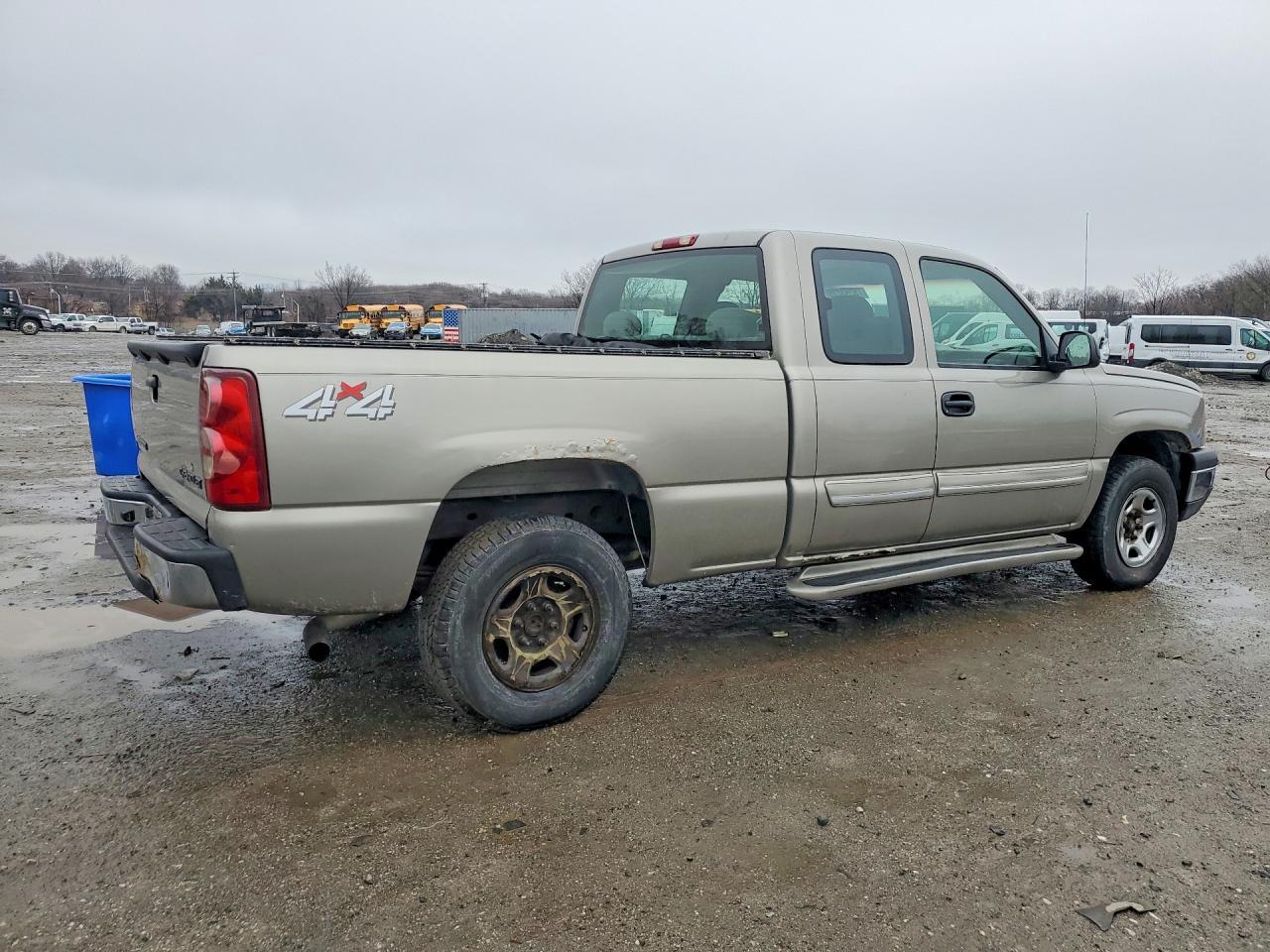 2003 Chevrolet Silverado K1500 - Фото 3