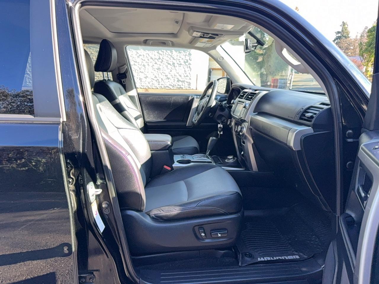 2019 Toyota 4Runner Sr5/Sr5 Premium - Image 5