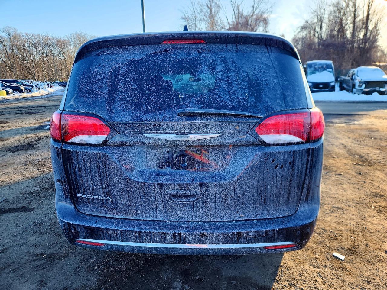 2017 Chrysler Pacifica Touring L - Image 6