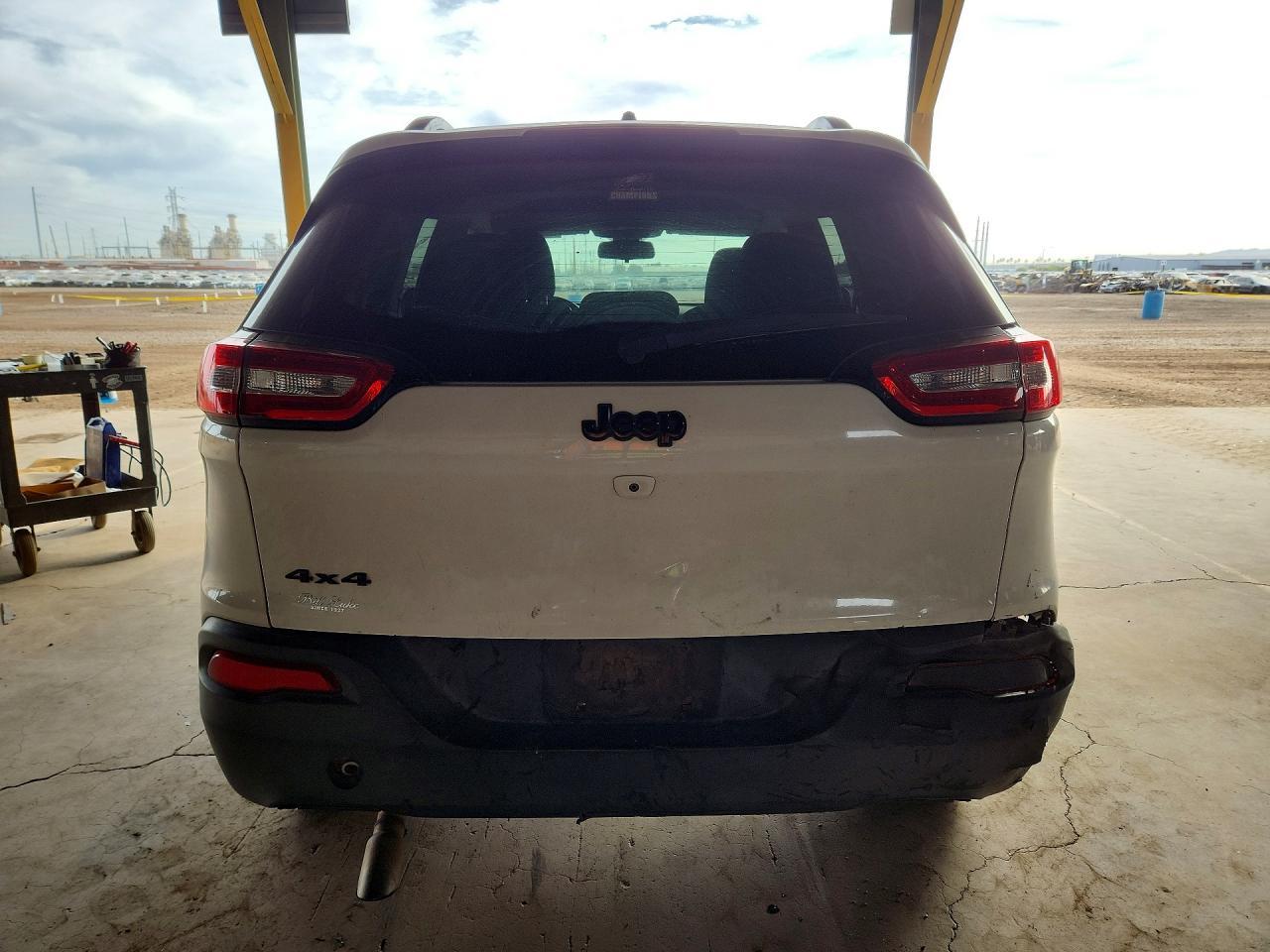 2016 Jeep Cherokee Sport - Image 6