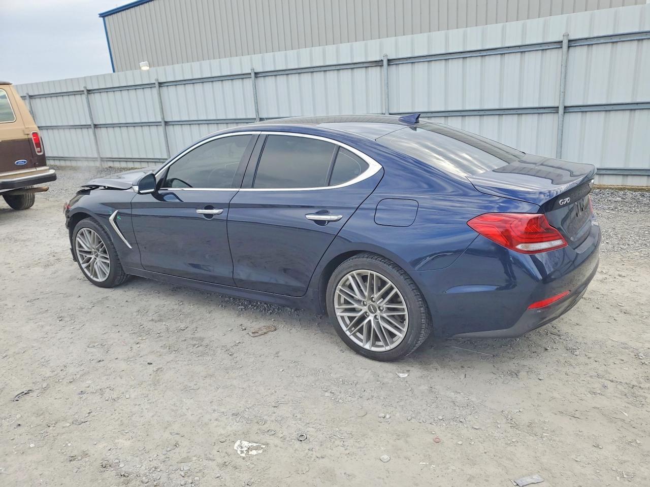 2021 Genesis G70 Elite - Фото 2