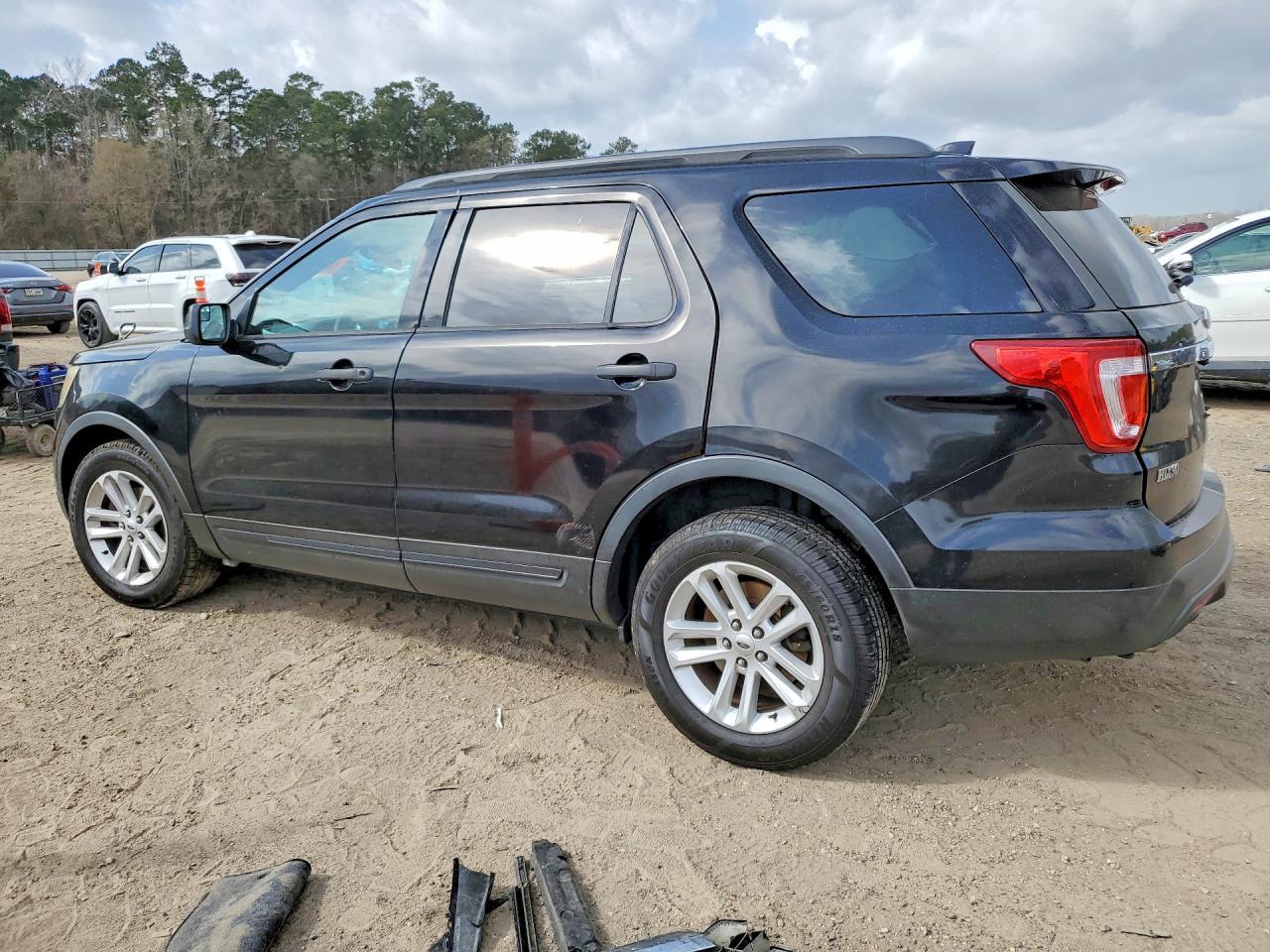 2016 Ford Explorer - Фото 2