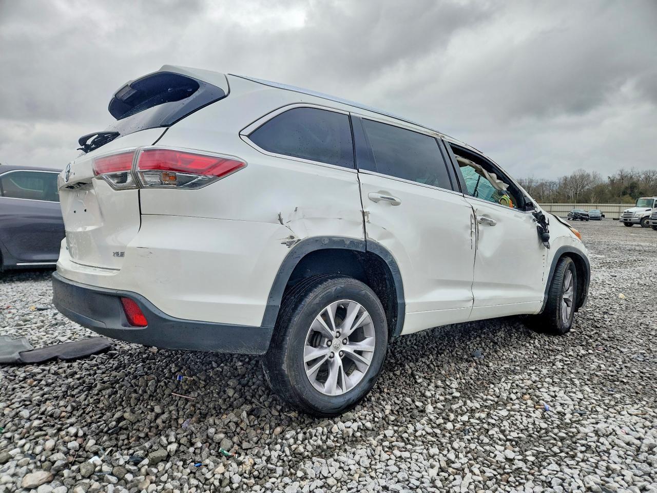 2015 Toyota Highlander Xle - Фото 3