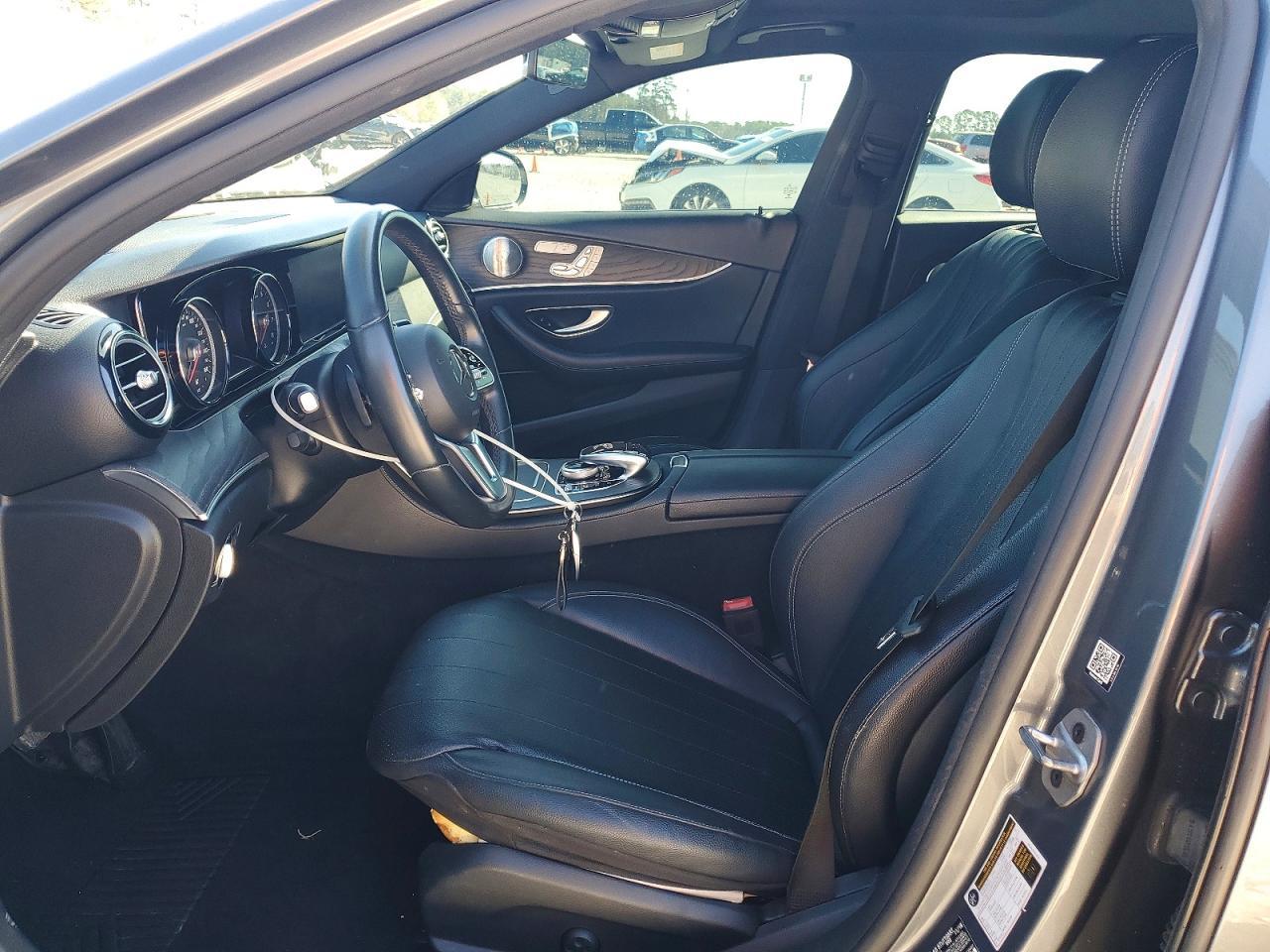 2019 Mercedes-Benz E 300 - Фото 7