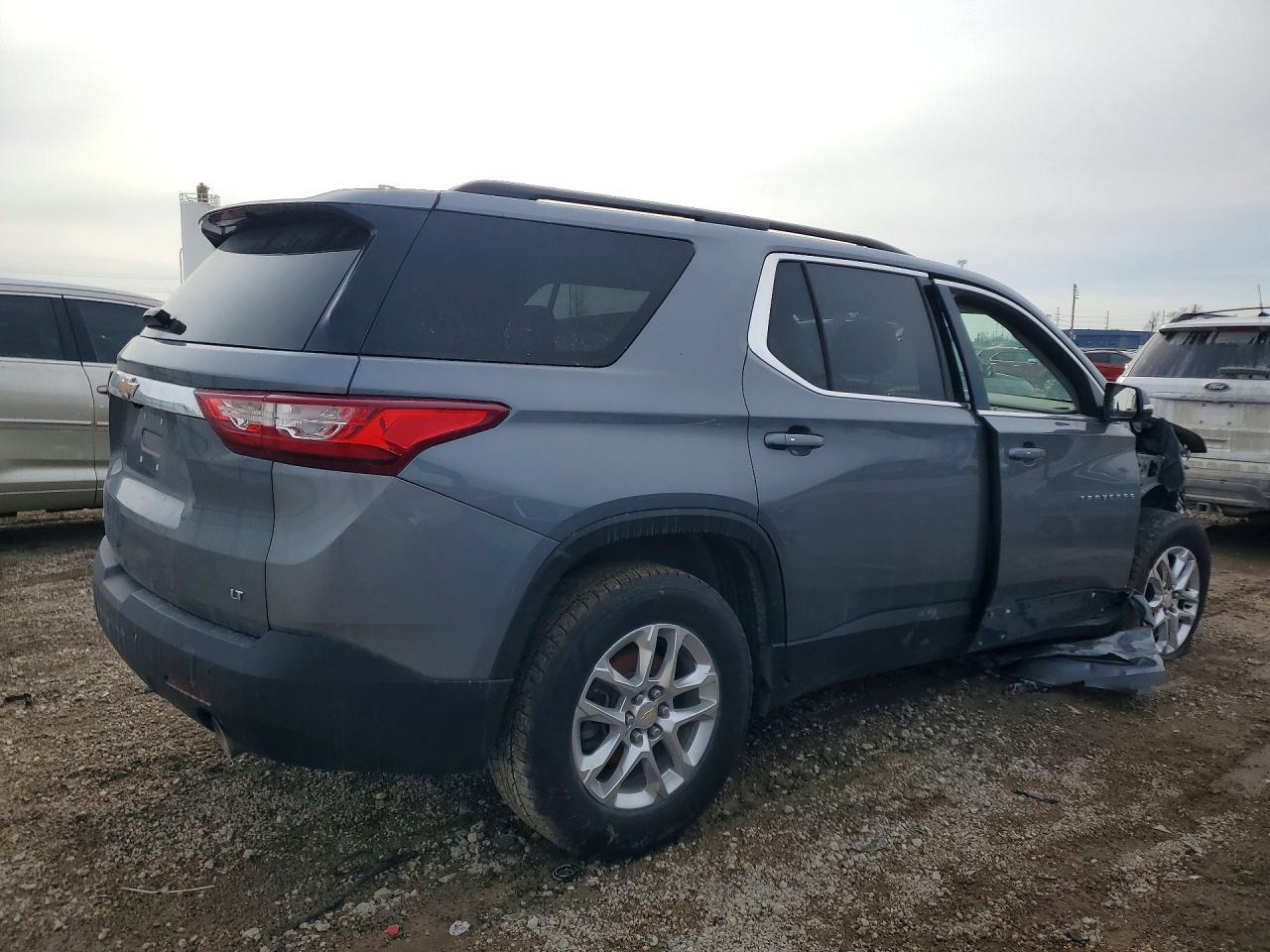2021 Chevrolet Traverse Lt - Фото 3