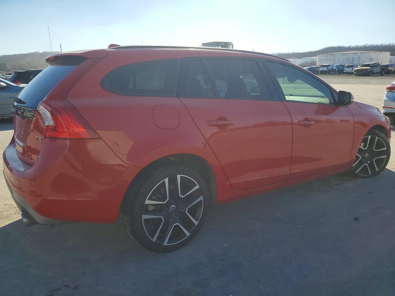 2018 Volvo V60 T5 Dynamic - Image 3