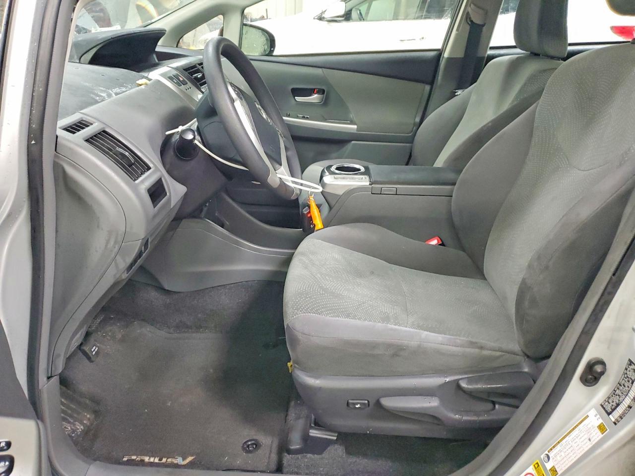 2012 Toyota Prius V - Фото 7