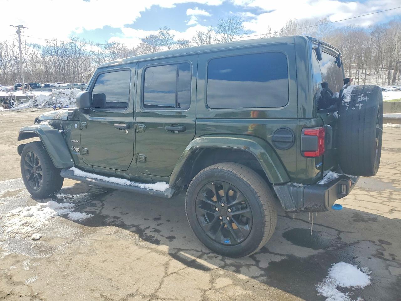 2023 Jeep Wrangler Sahara 4Xe - Фото 2