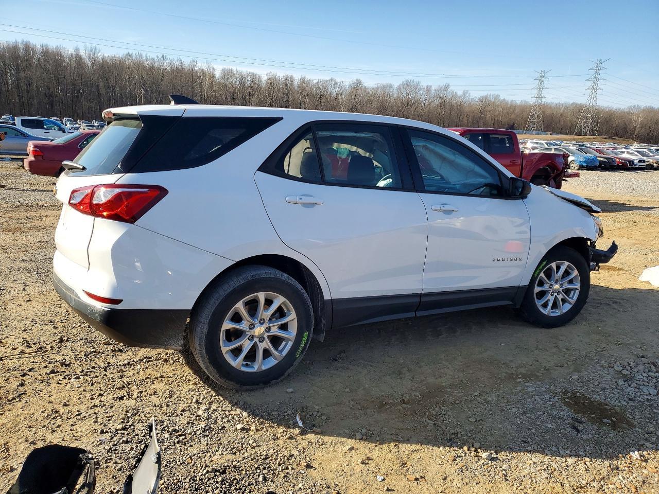2018 Chevrolet Equinox Ls - Image 3
