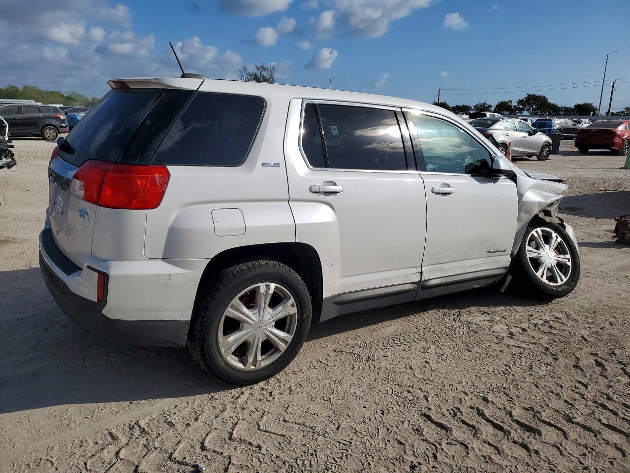 2017 GMC Terrain - Фото 3