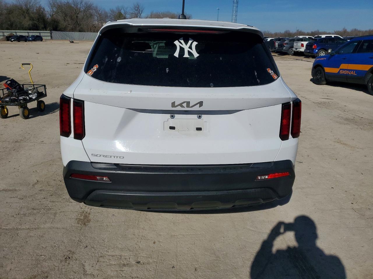 2023 Kia Sorento Lx - Фото 6