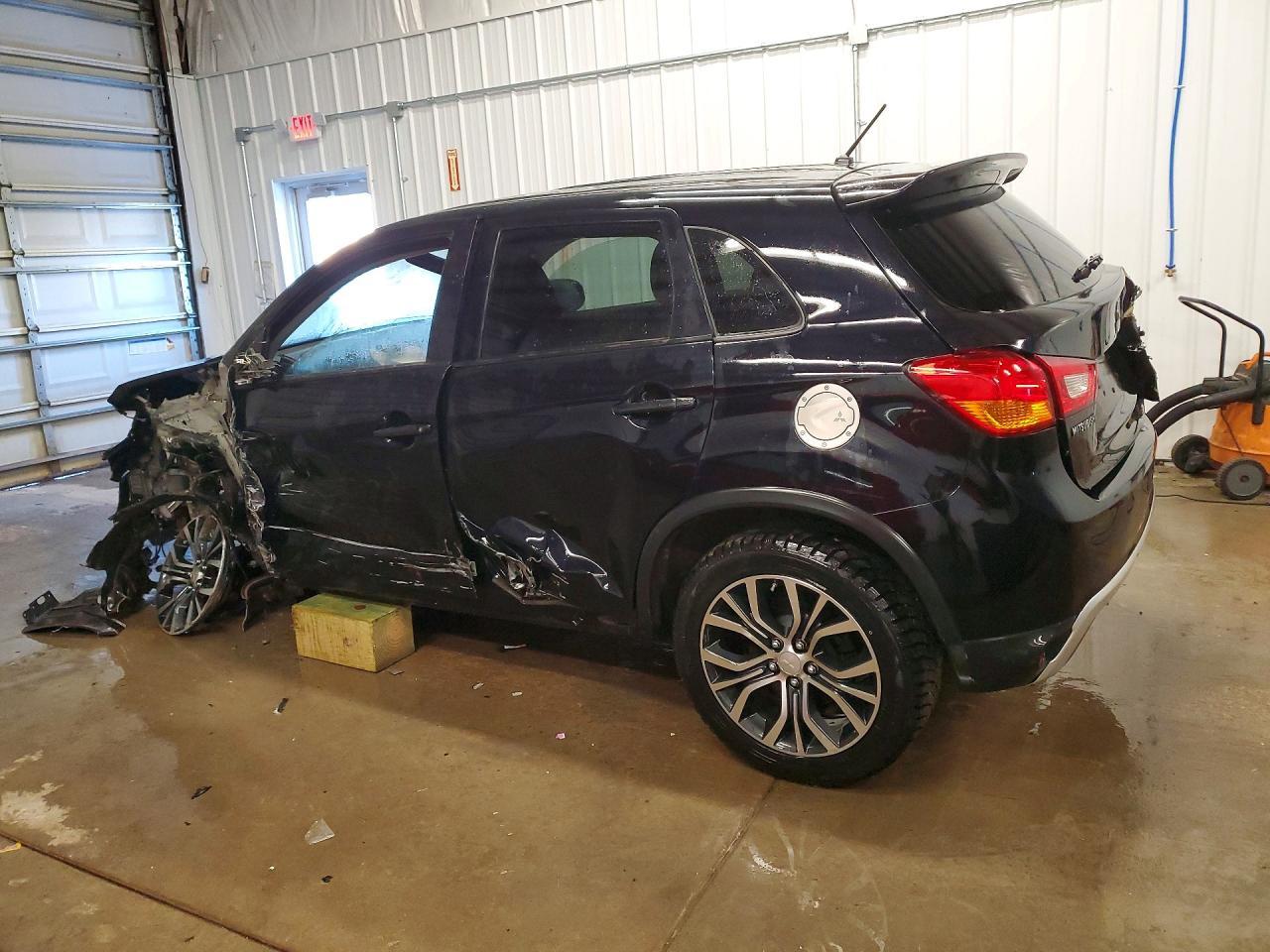 2016 Mitsubishi Outlander Sport Es - Фото 2