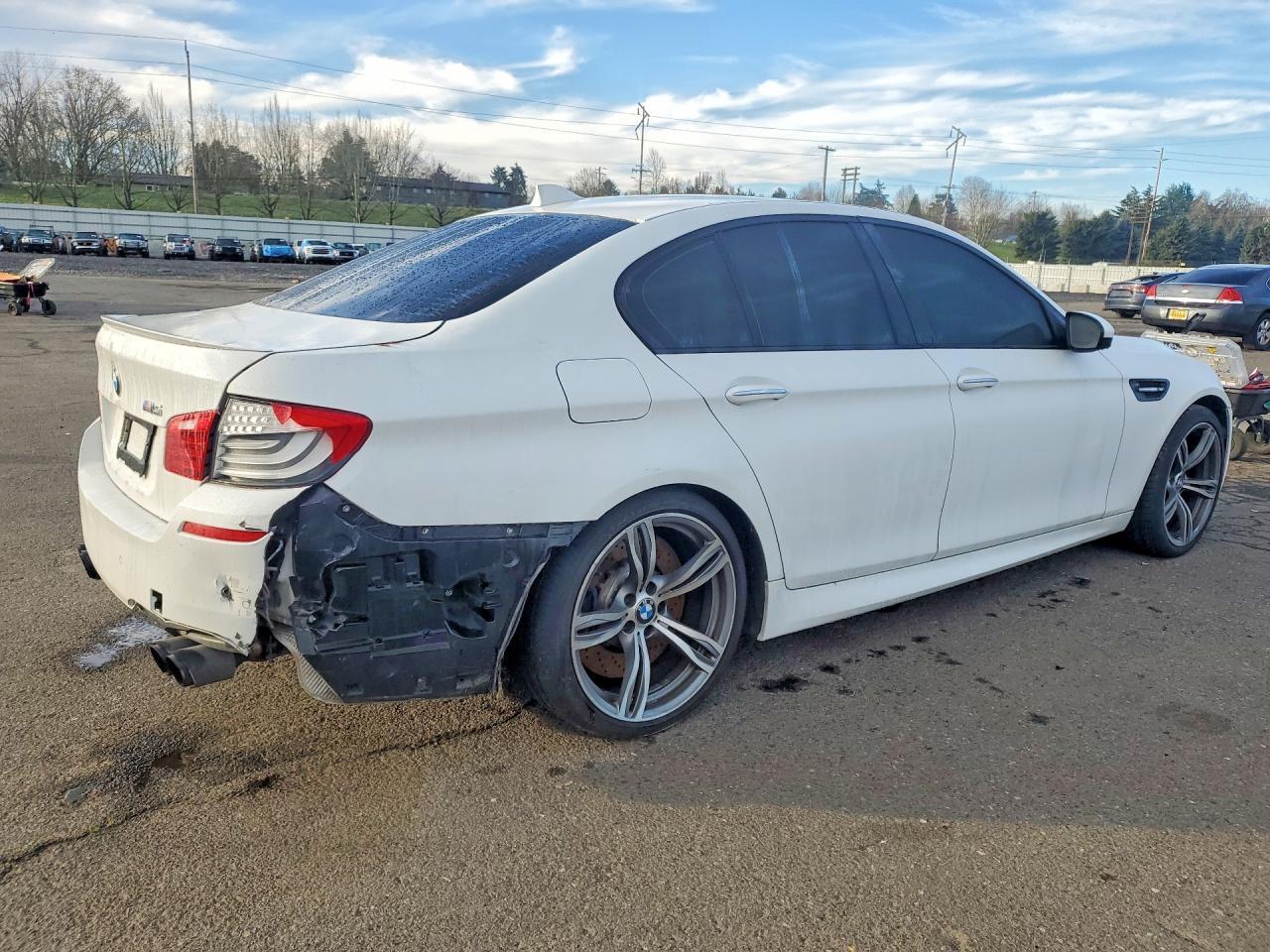 2014 BMW M5 - Фото 3