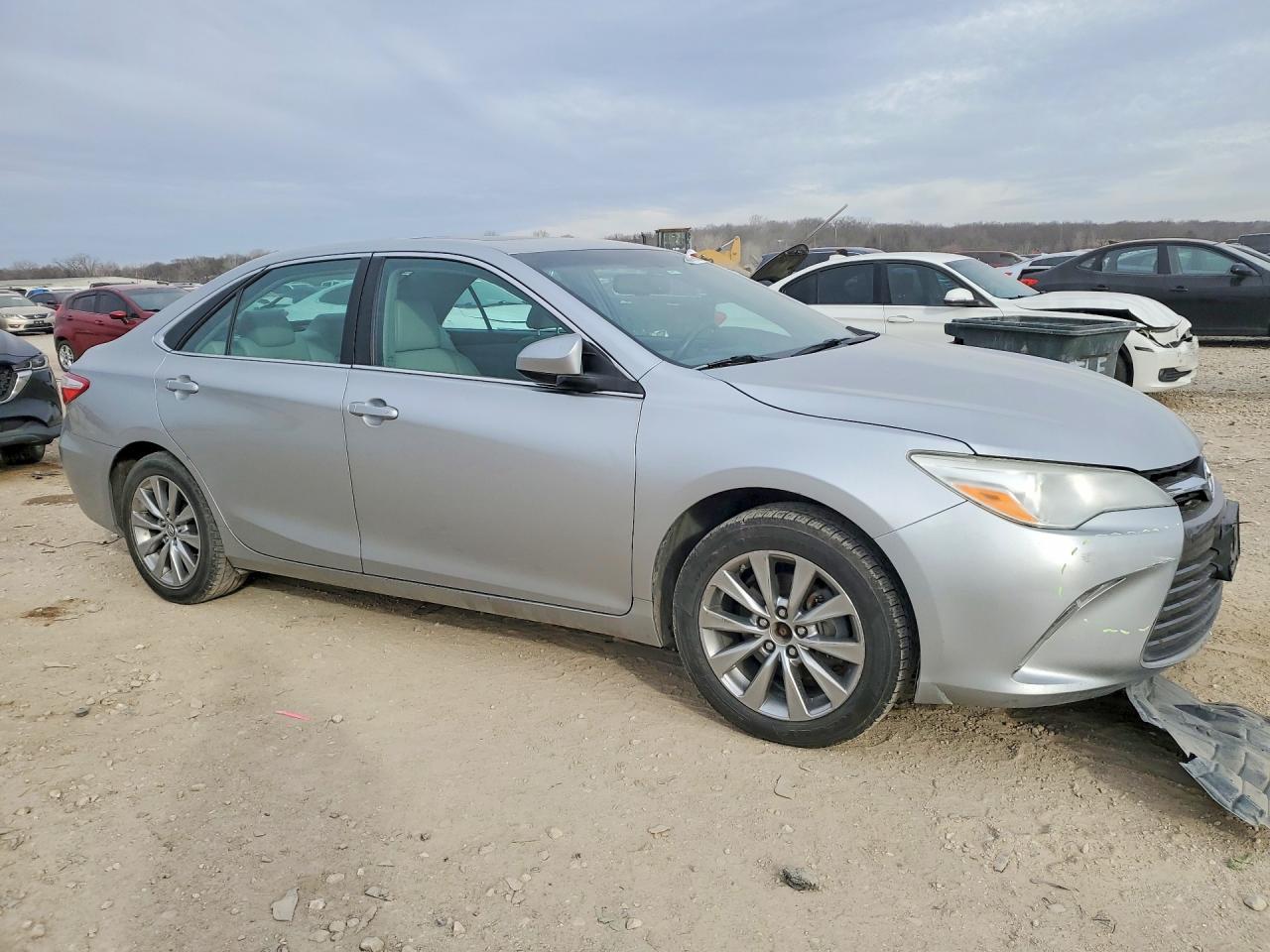 2016 Toyota Camry Xle - Фото 4