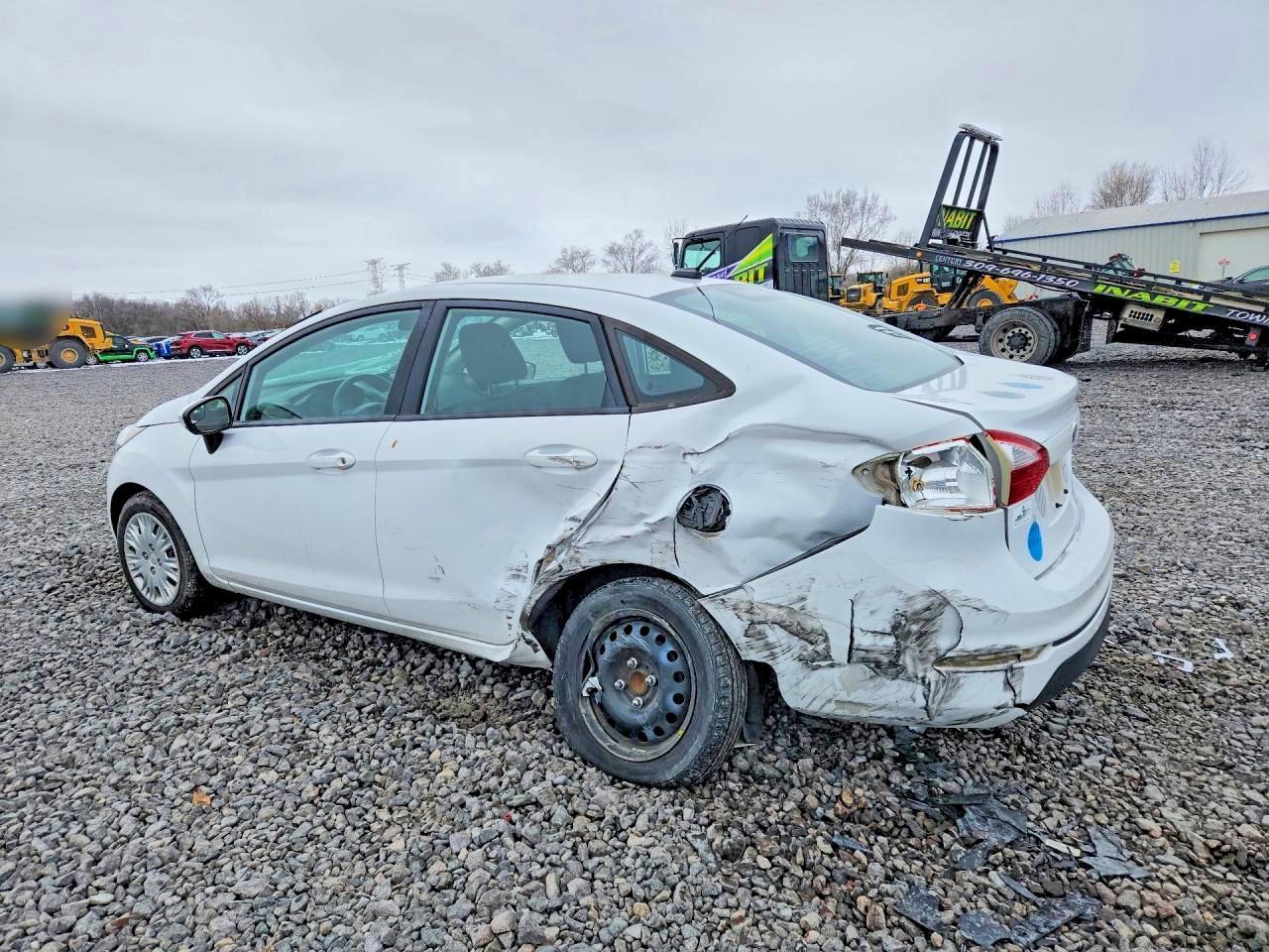 2015 Ford Fiesta - Image 2