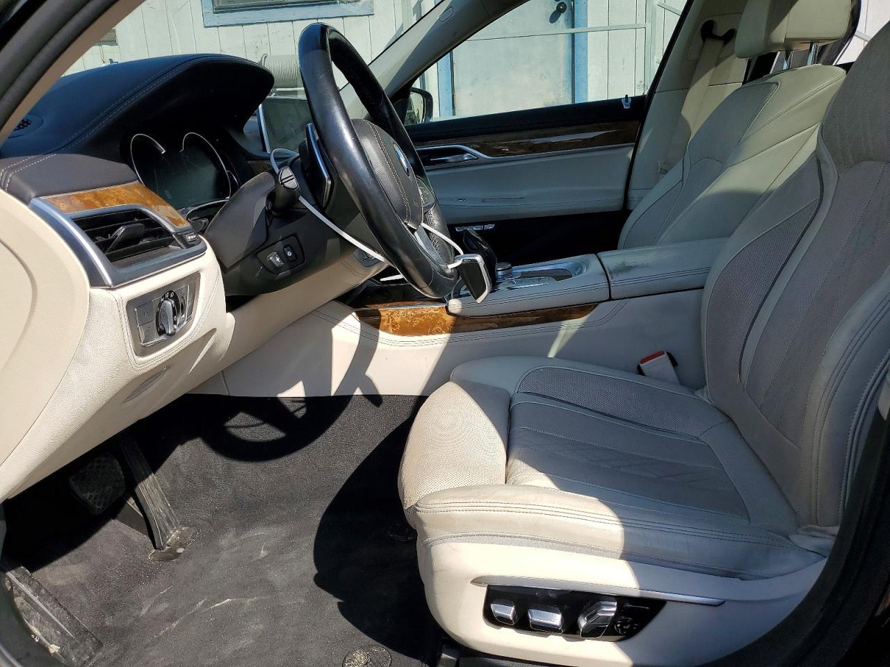 2016 BMW 750 Xi - Фото 7