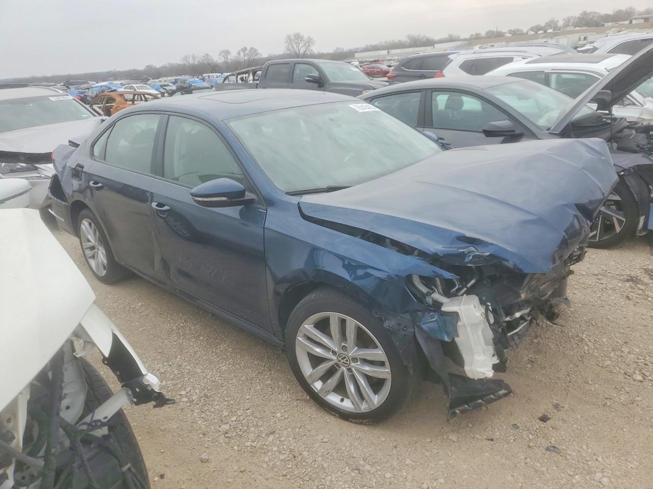 2019 Volkswagen Passat Wolfsburg - Image 4