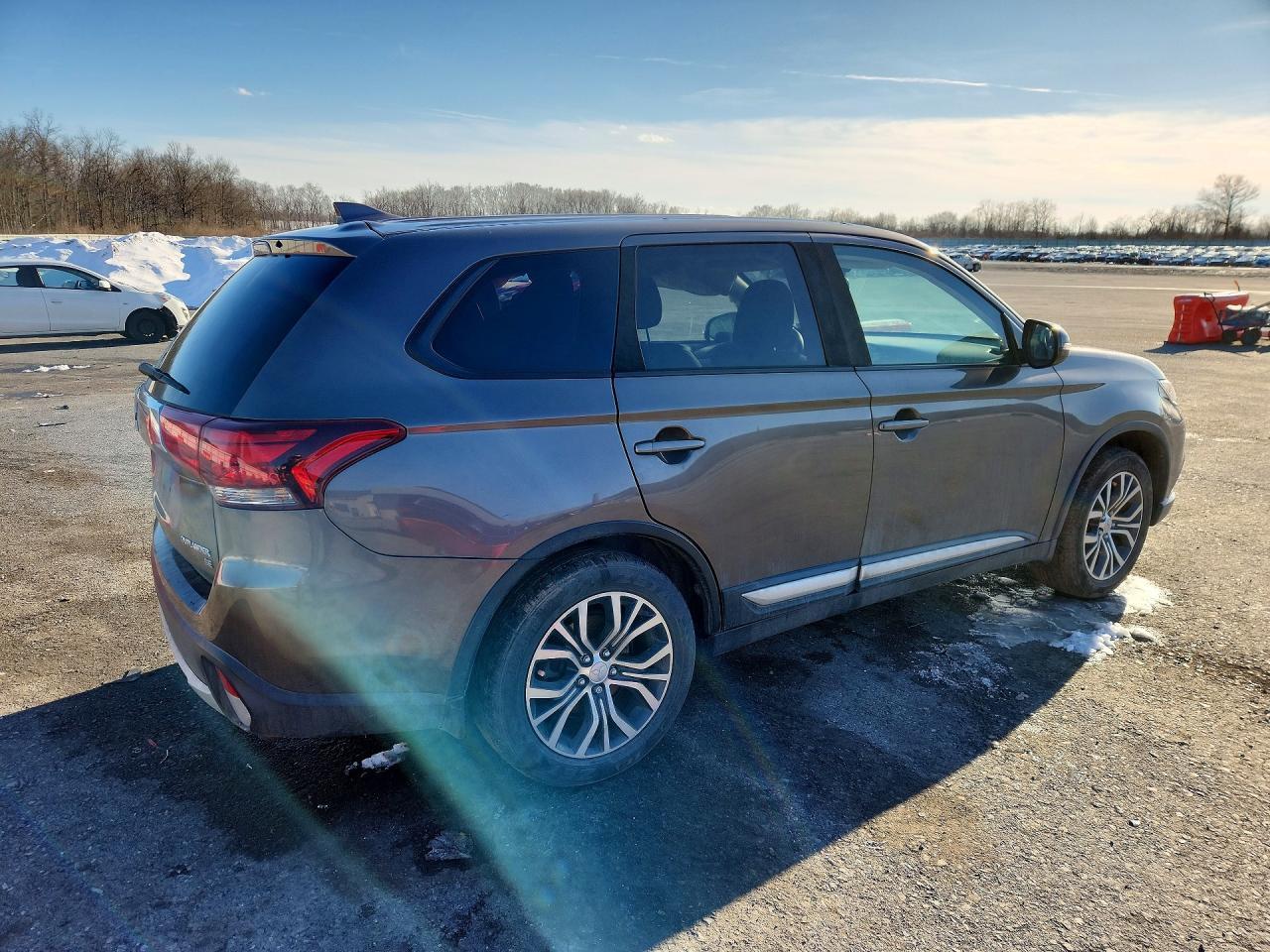 2017 Mitsubishi Outlander Se - Image 3