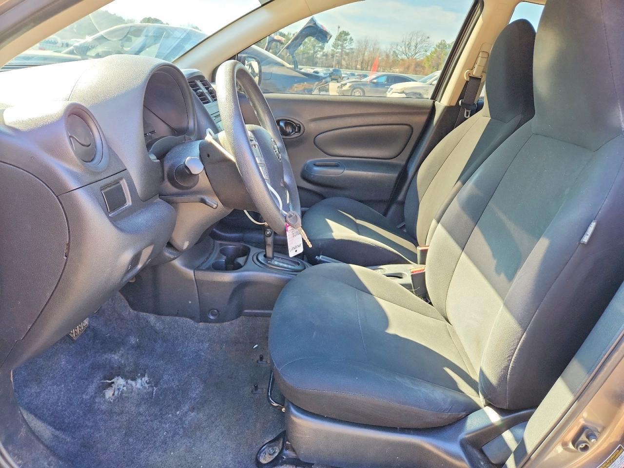 2015 Nissan Versa 1.6 S Plus - Image 7