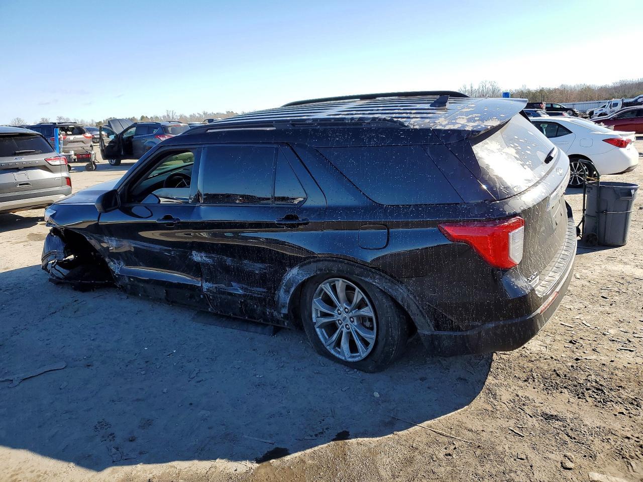 2022 Ford Explorer Xlt - Image 2