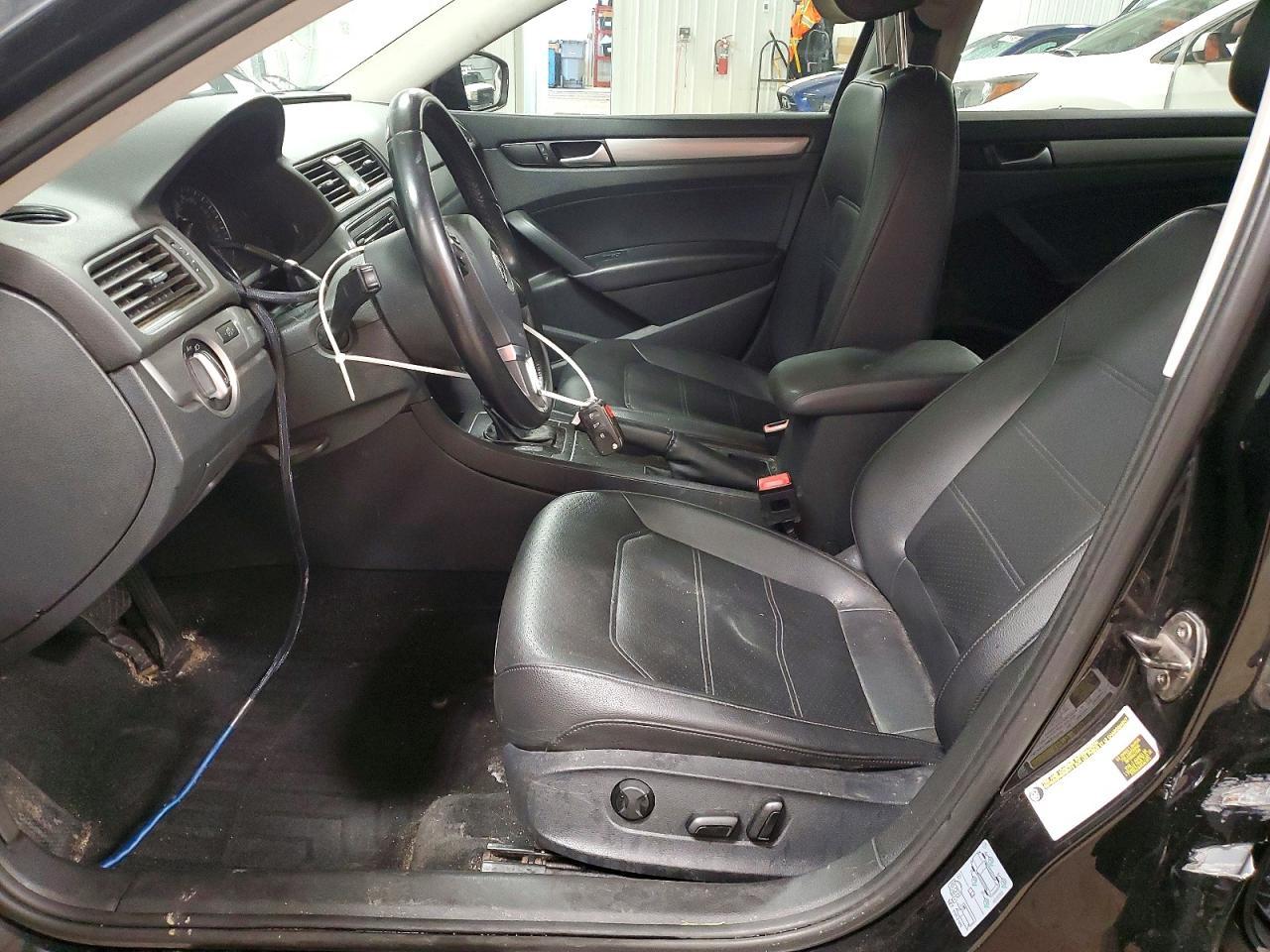 2014 Volkswagen Passat - Image 7