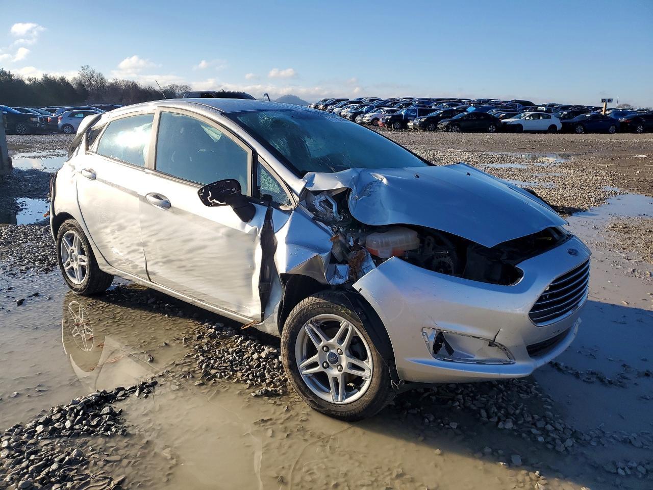 2019 Ford Fiesta Se - Image 4