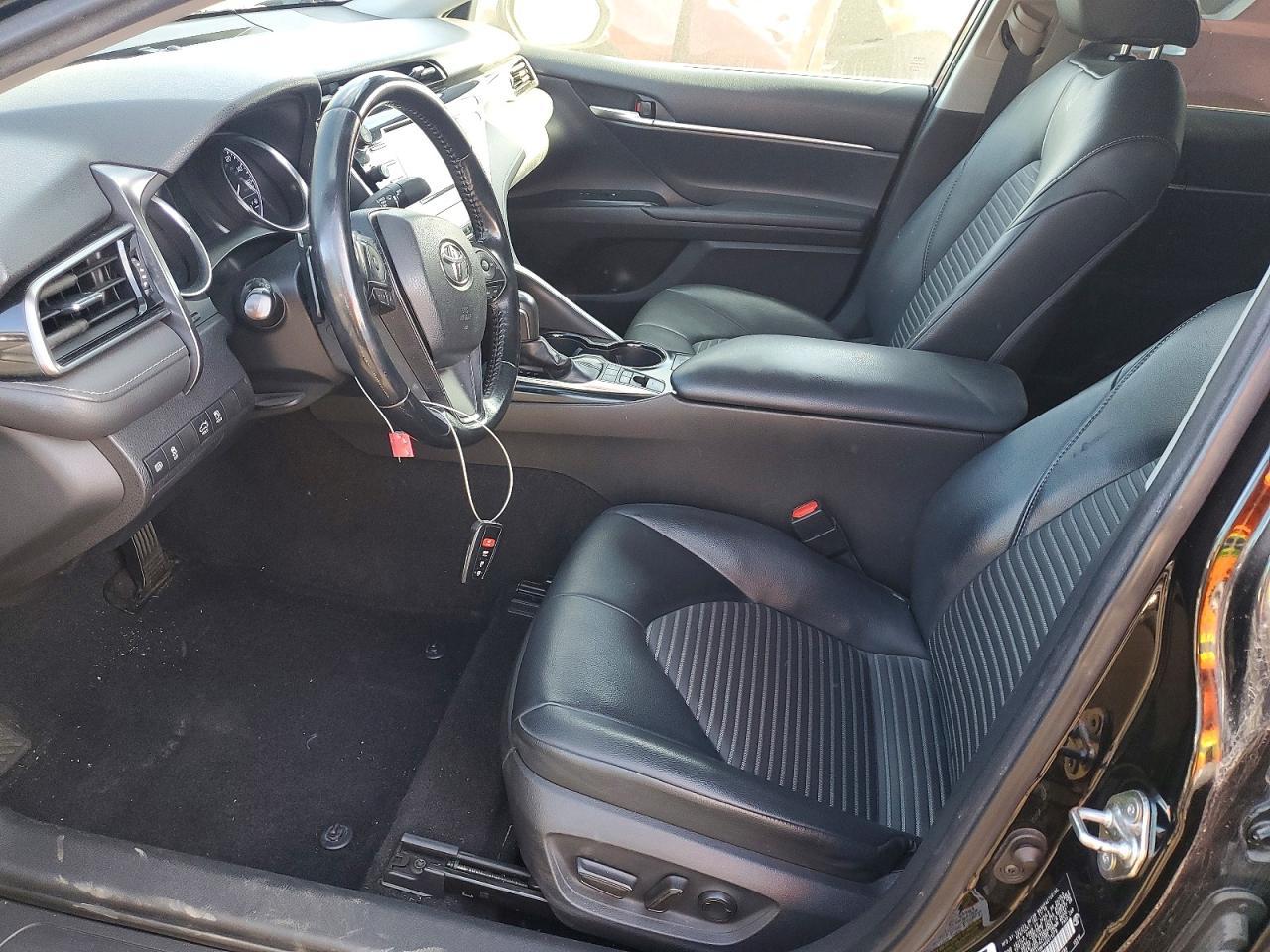 2019 Toyota Camry Hybrid - Image 7