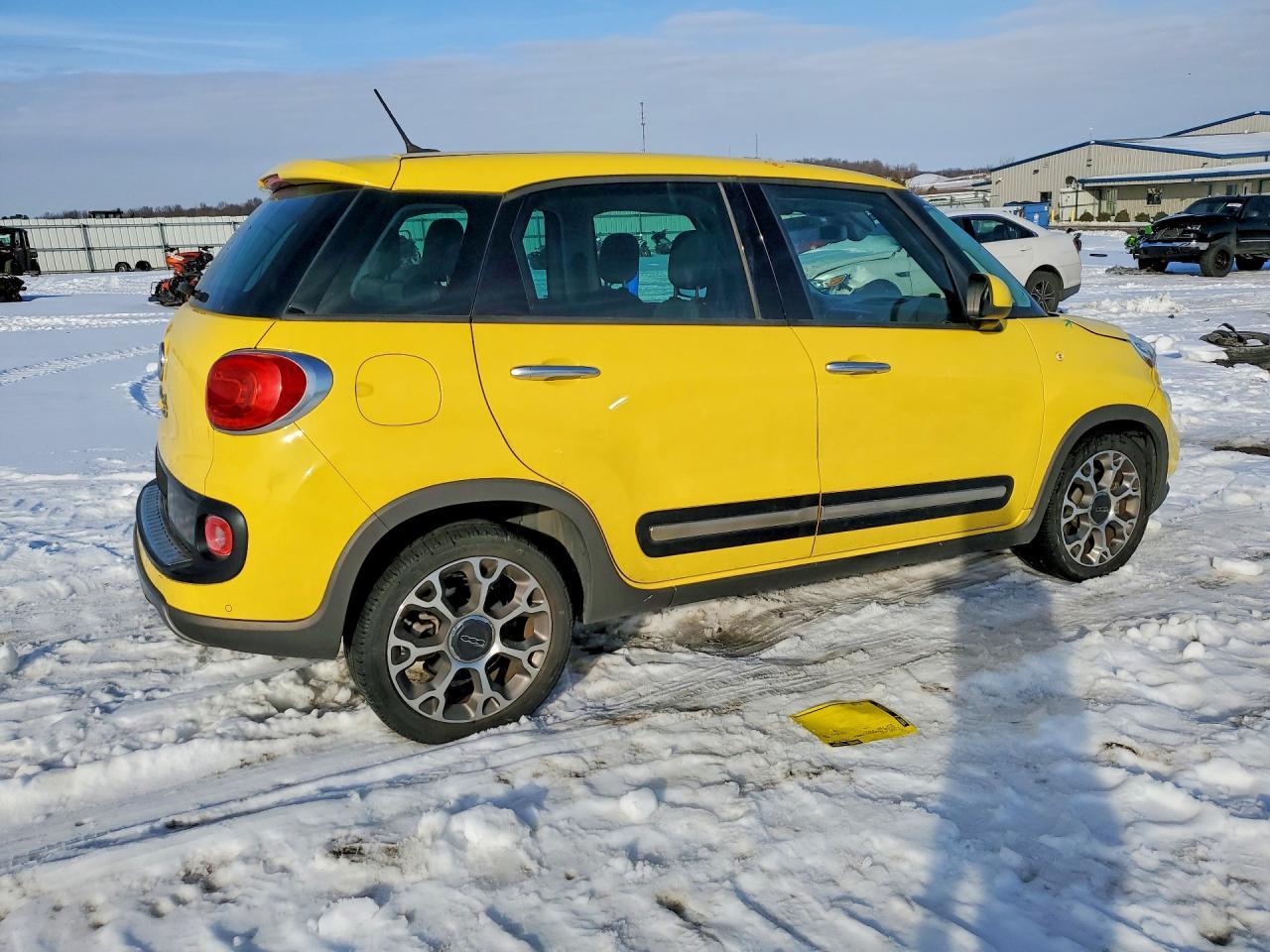 2014 Fiat 500L Trekking - Image 3