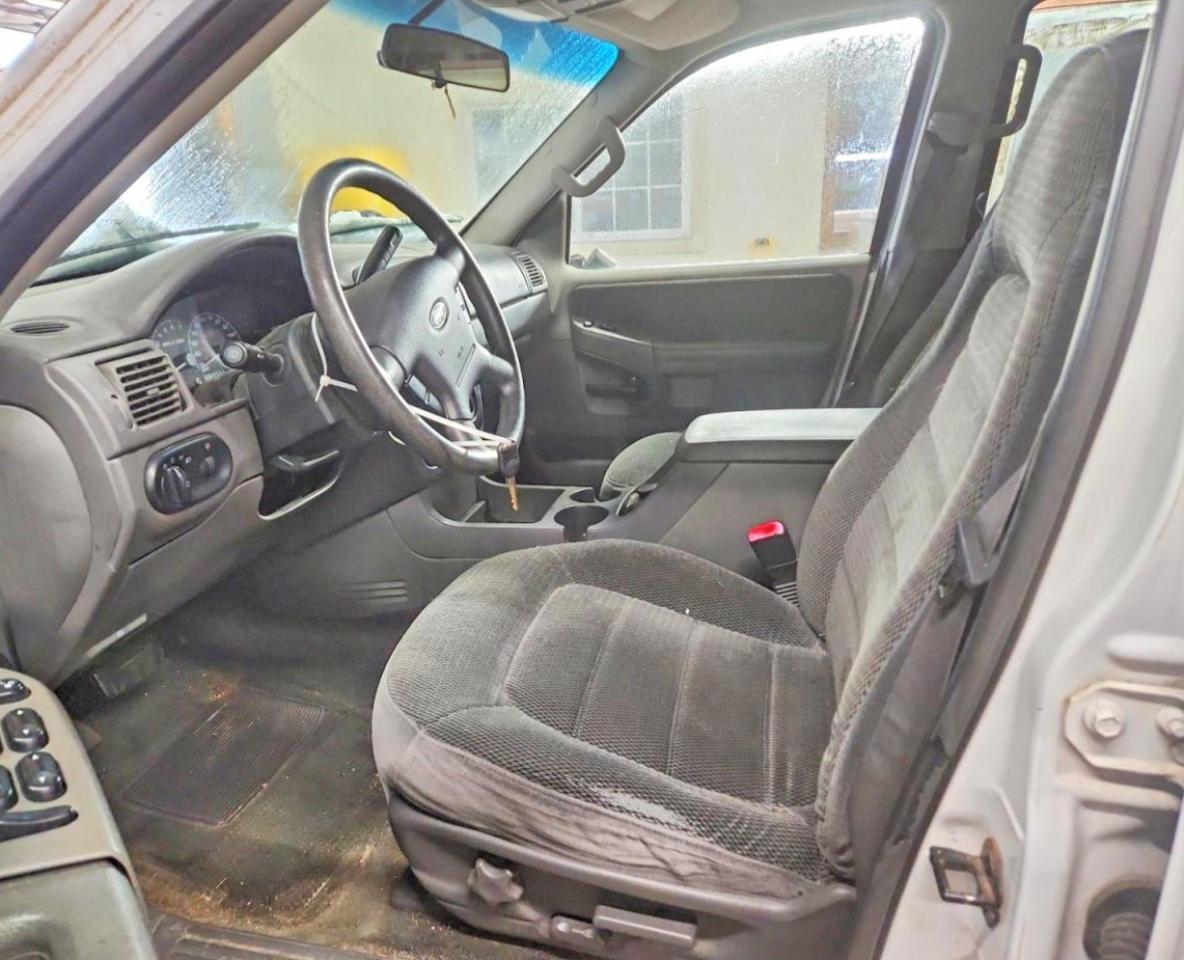 2002 Ford Explorer Xlt - Image 7