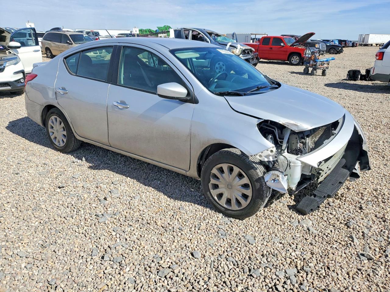 2019 Nissan Versa S - Фото 4
