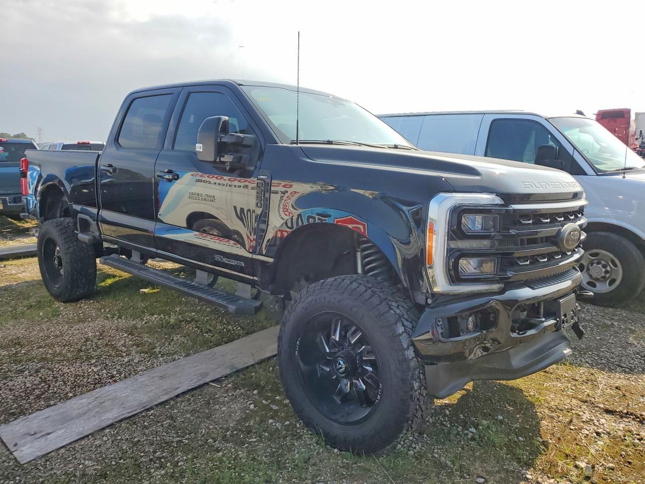 2023 Ford F250 Super Duty - Image 4