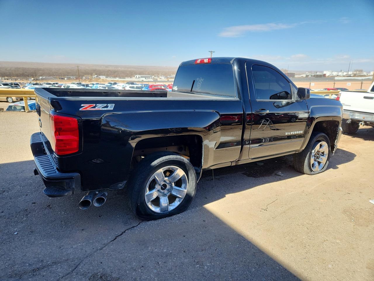 2017 Chevrolet Silverado K1500 Lt - Image 3