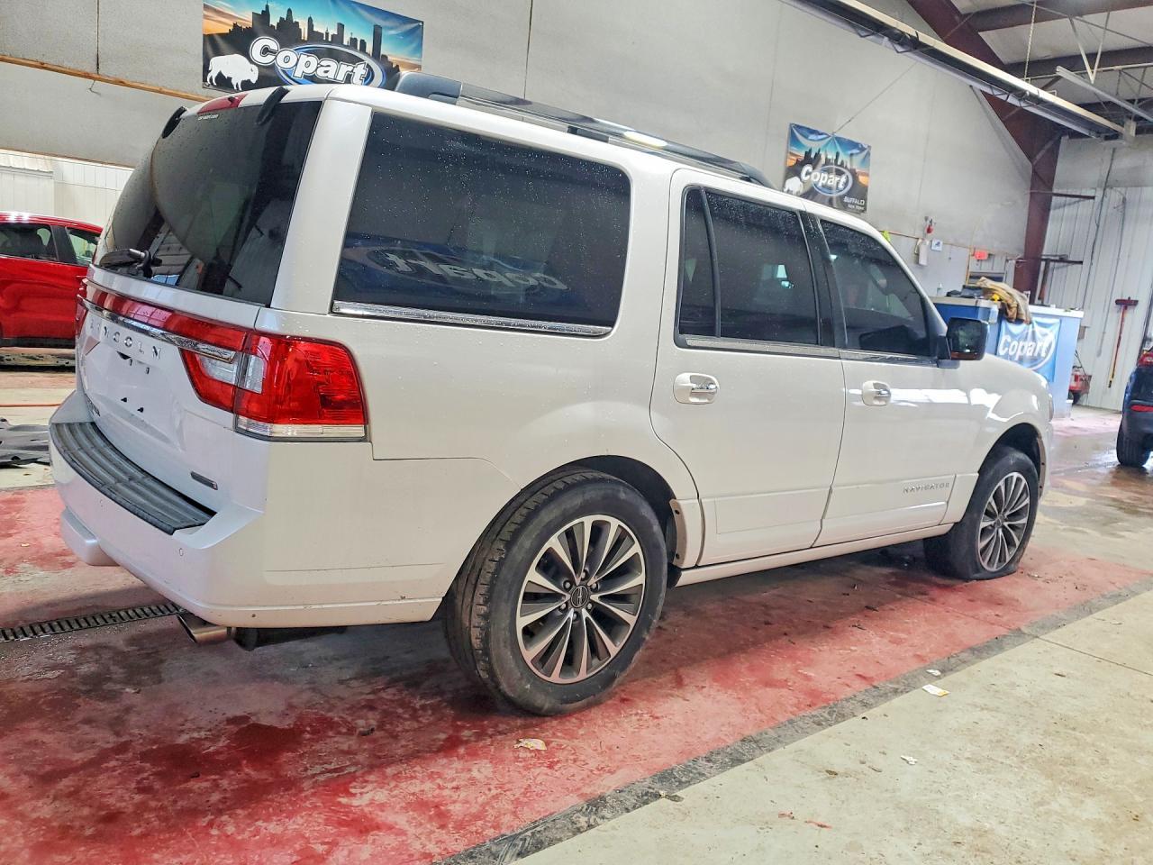 2015 Lincoln Navigator - Image 3