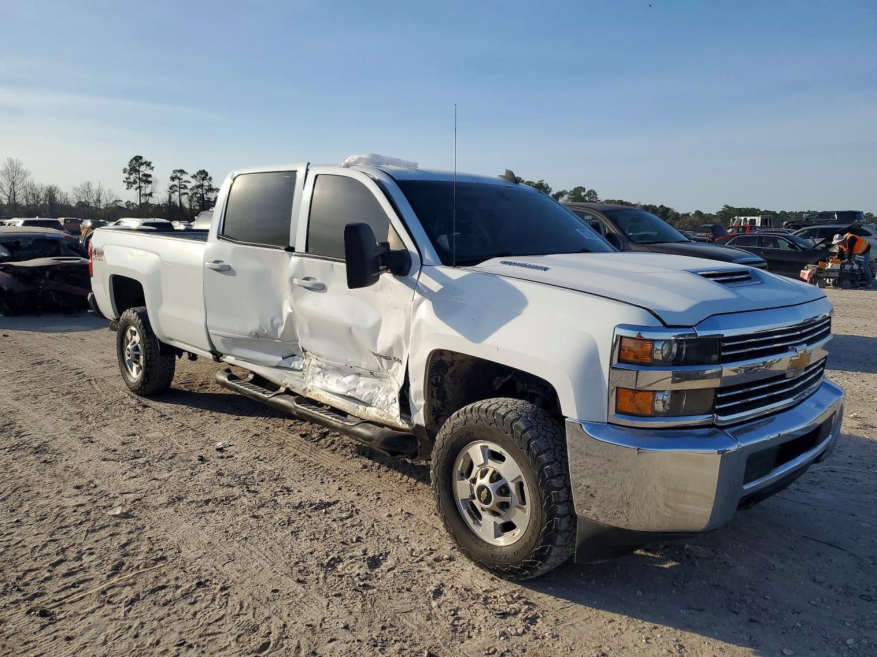 2018 Chevrolet Silverado K2500 Heavy Duty Lt - Image 4