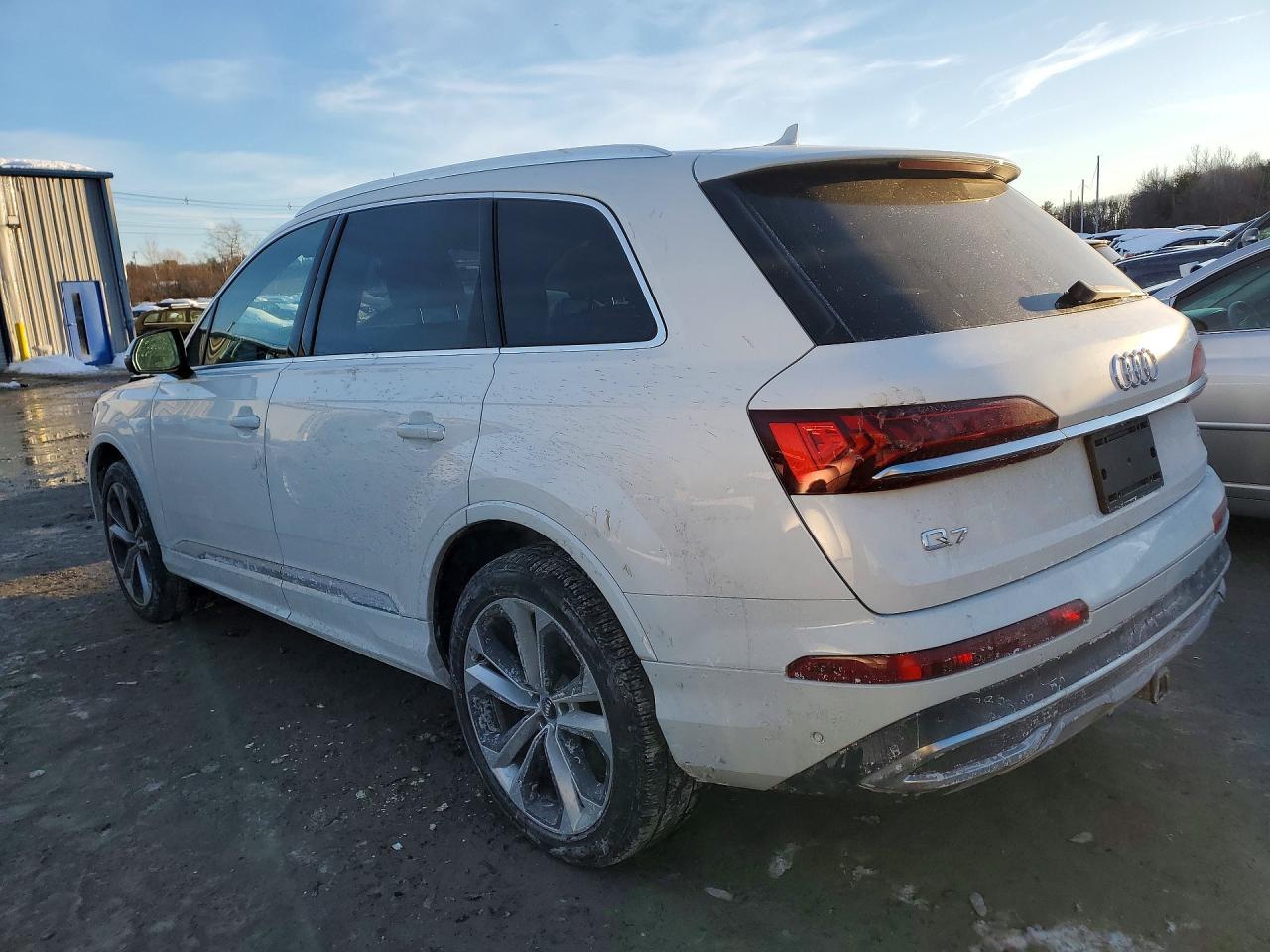 2020 Audi Q7 Premium Plus - Image 2