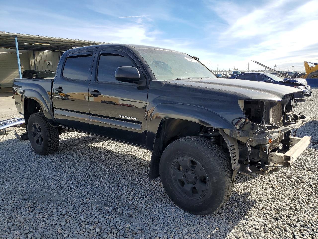 2015 Toyota Tacoma V6 - Фото 4