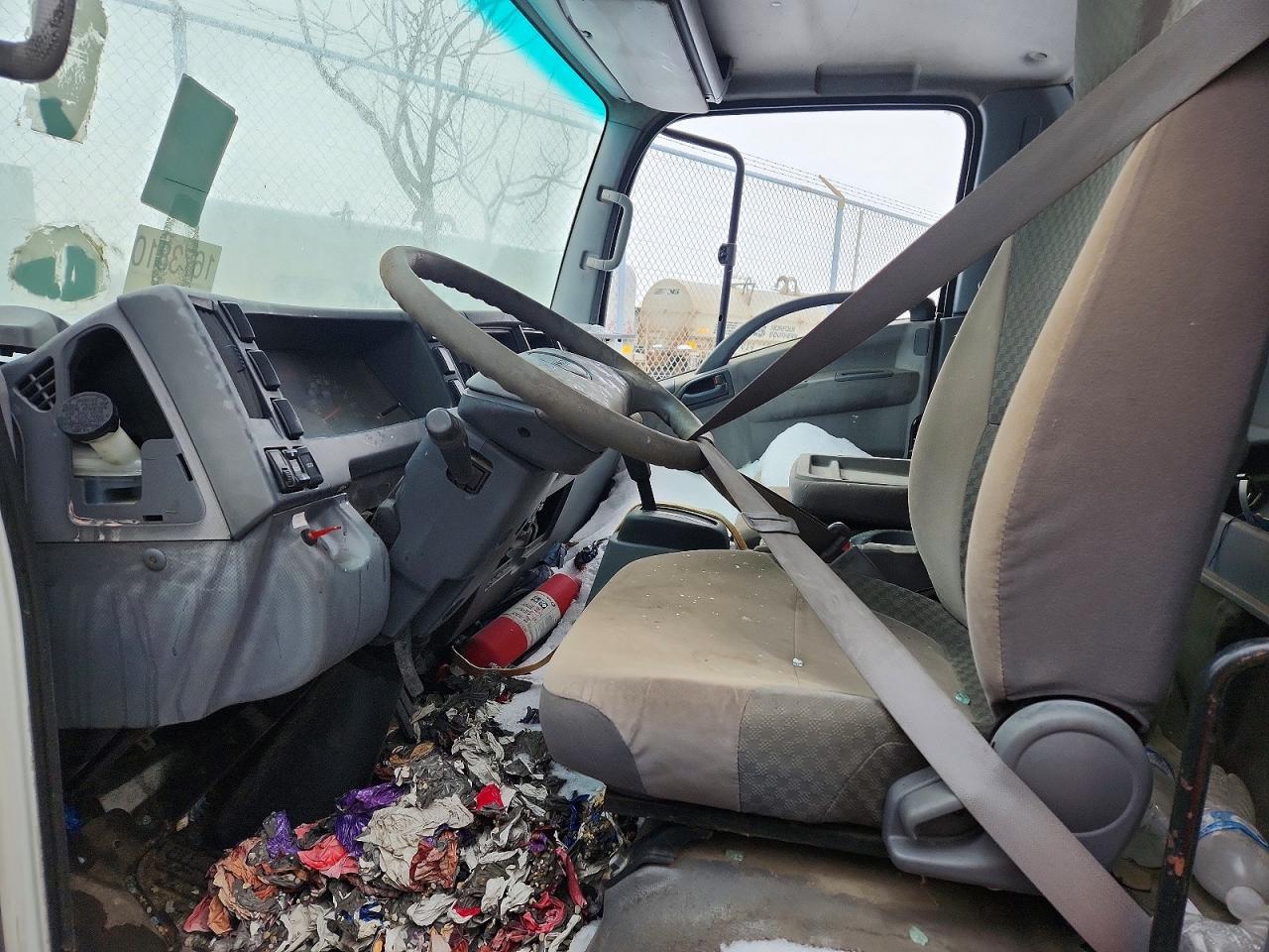 2013 Isuzu Npr Hd Delivery Truck - Image 7