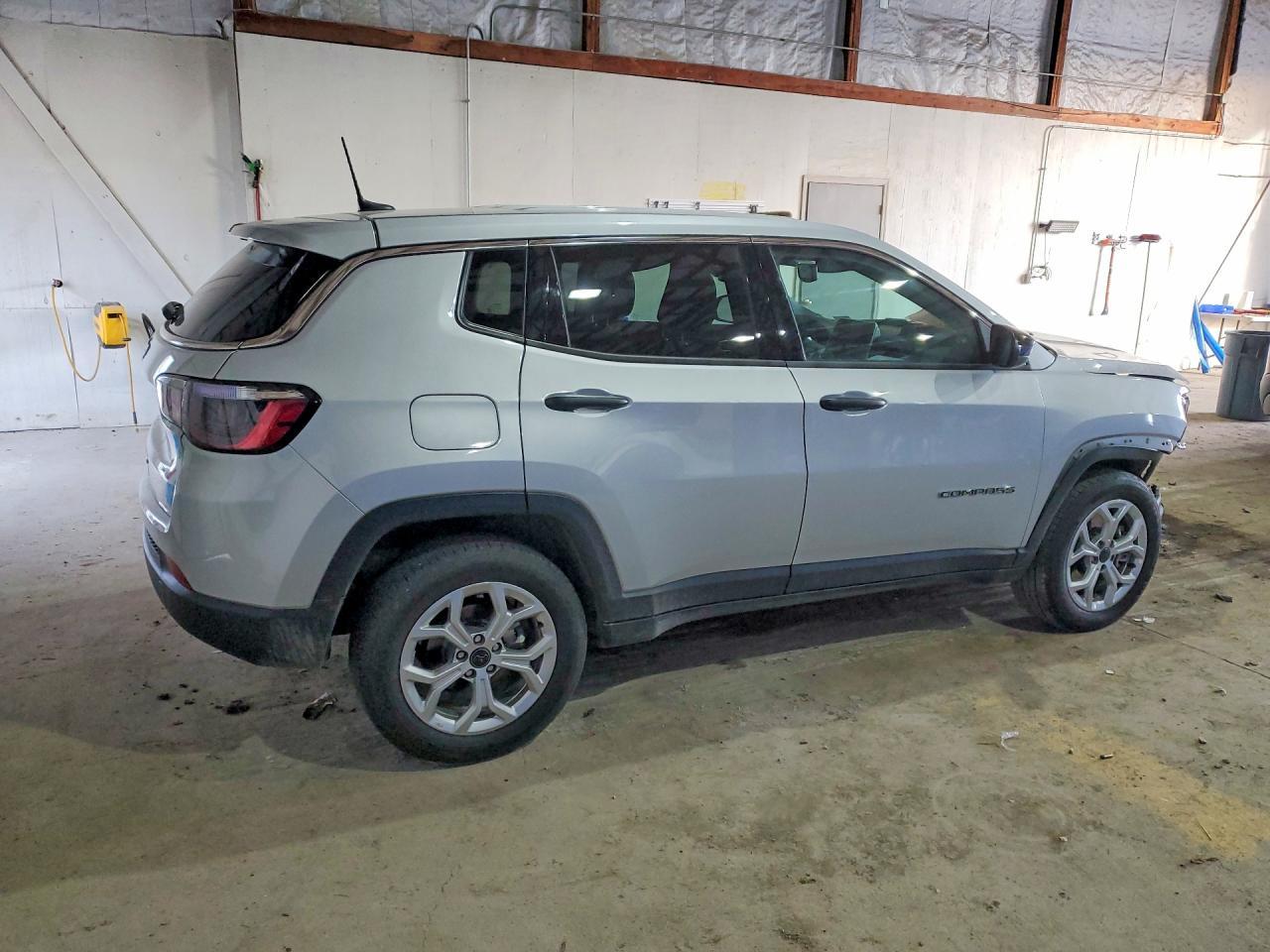 2025 Jeep Compass Sport - Фото 3